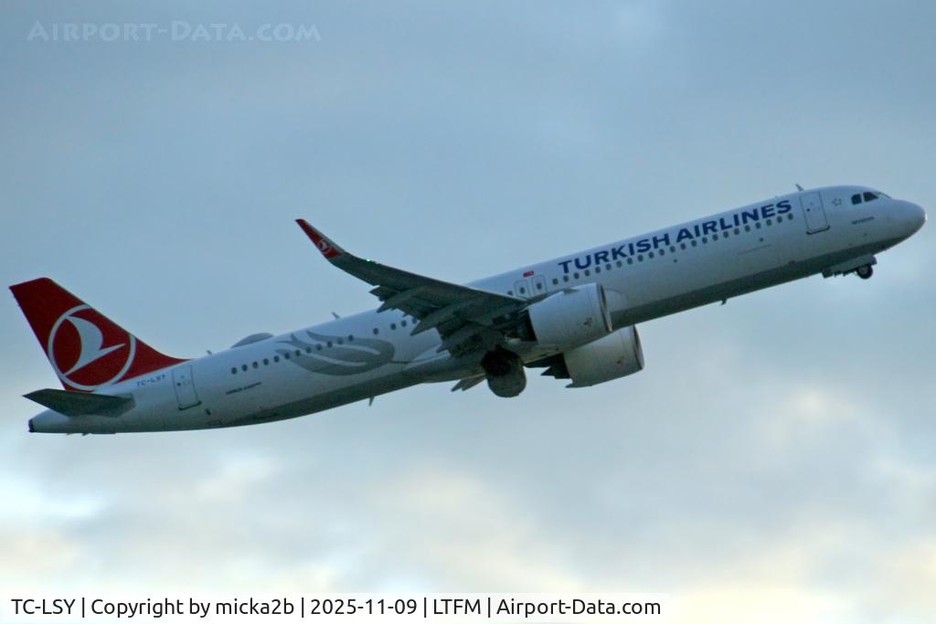 TC-LSY, 2020 Airbus A321-271NX C/N 9415, Take off