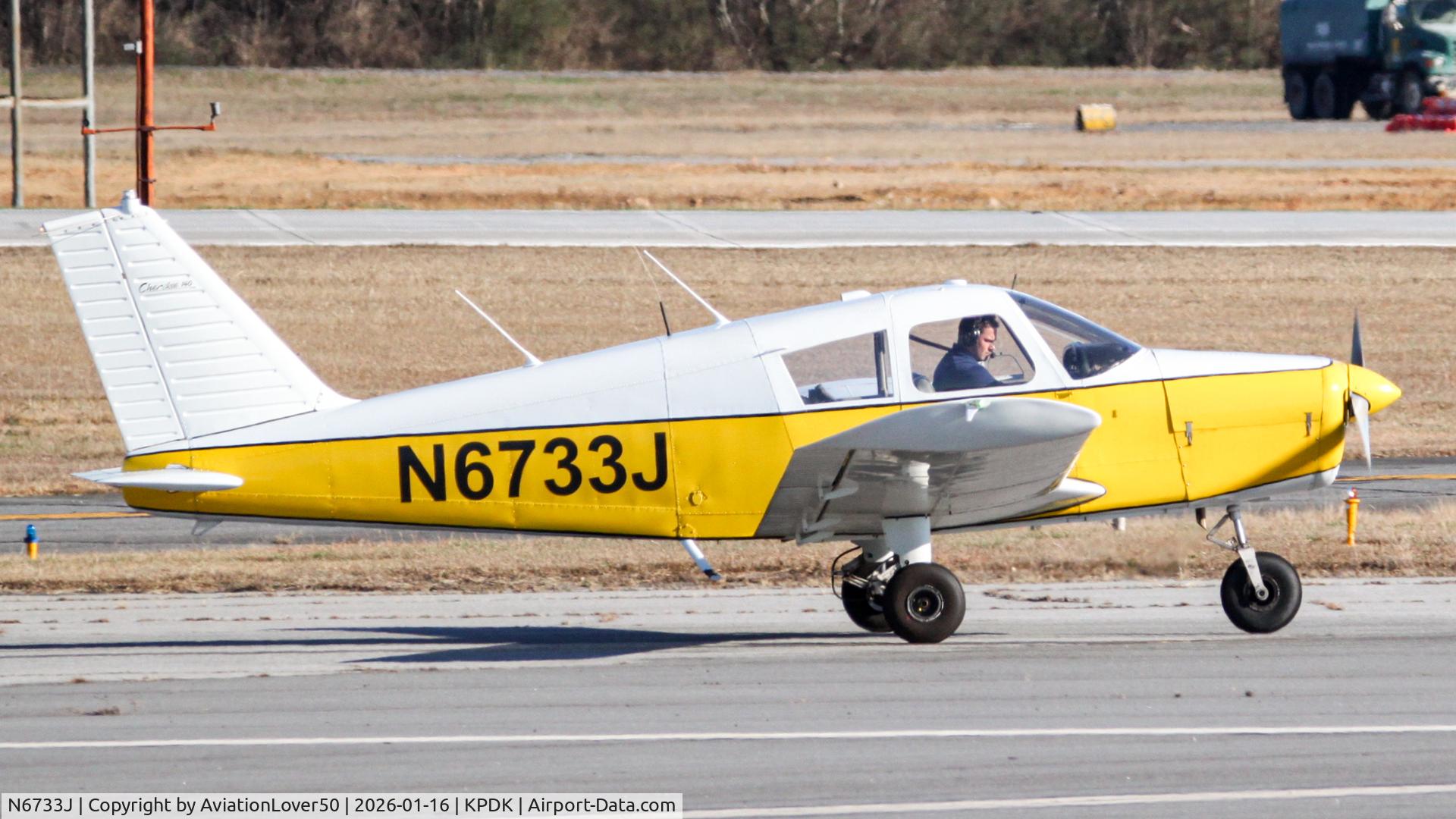 N6733J, 1968 Piper PA-28-140 C/N 28-24444, Cherokee 140