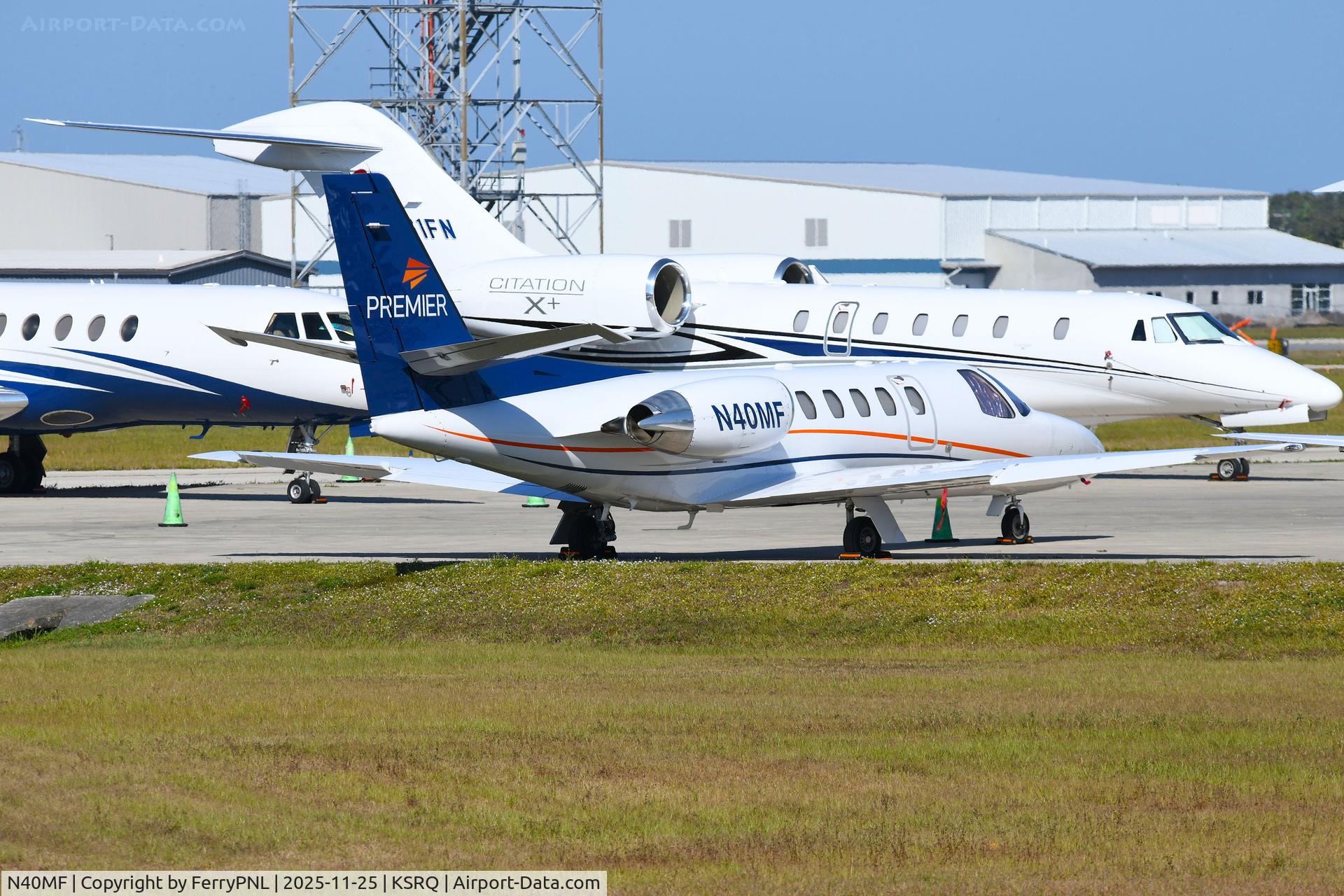 N40MF, 2000 Cessna 550 C/N 550-0921, Citation 550 on the ramp in SRQ