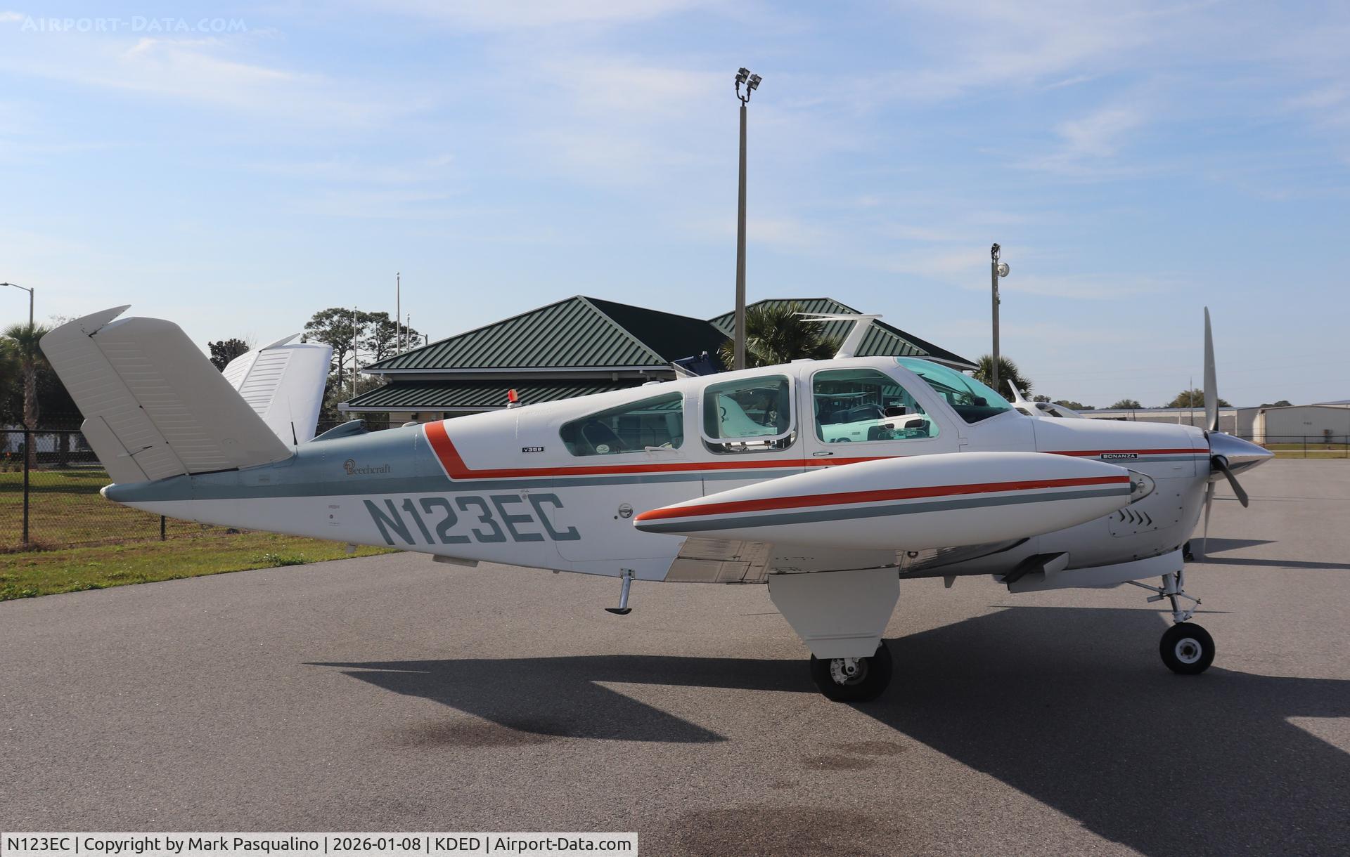 N123EC, 1972 Beech V35B Bonanza C/N D-9412, Beech V35B