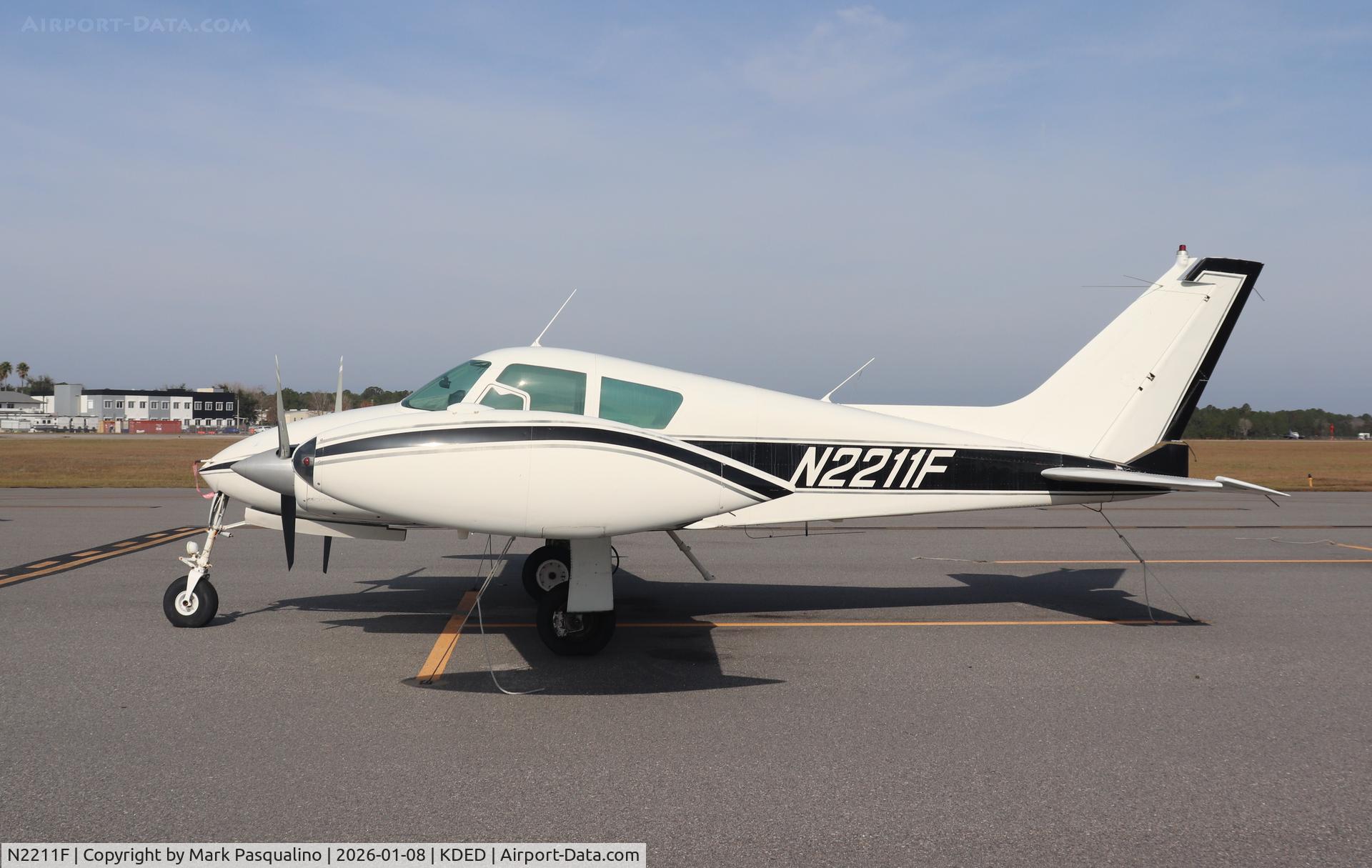 N2211F, 1960 Cessna 310D C/N 39235, Cessna 310D