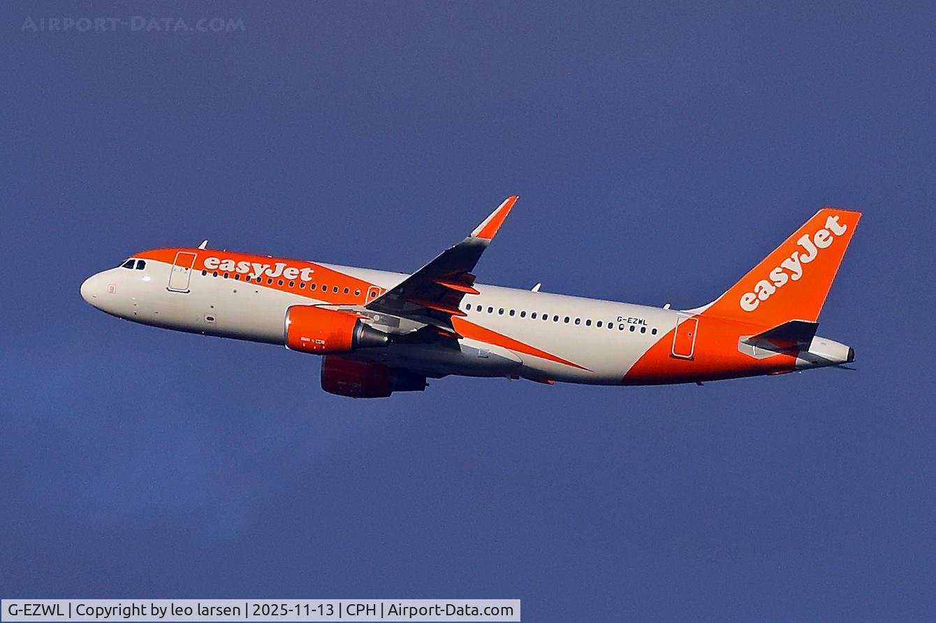 G-EZWL, 2013 Airbus A320-214 C/N 5702, Copenhagen 13.11.2025