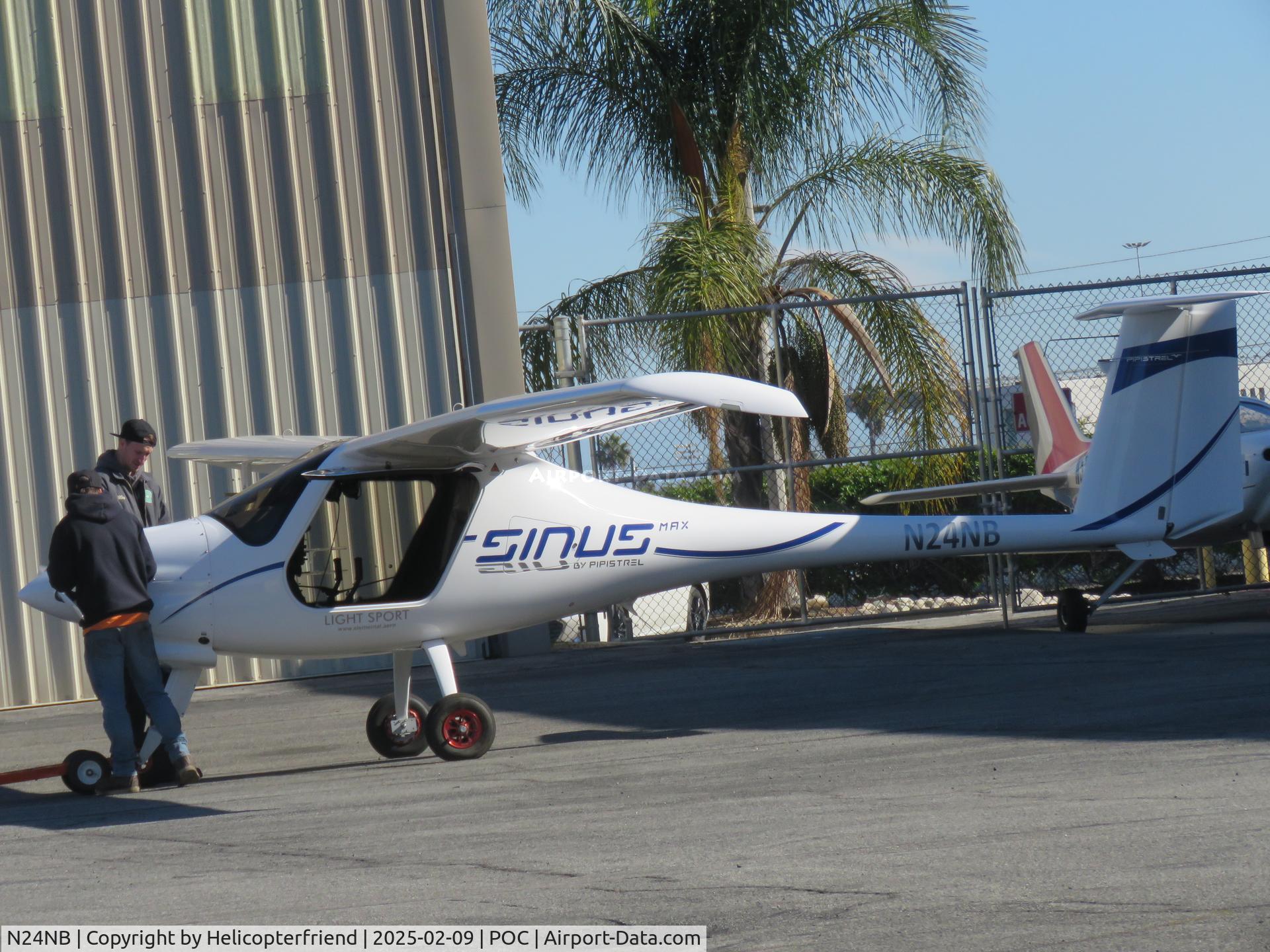 N24NB, 2025 Pipistrel D.O.O. Sinus C/N 1275 SFNM 912 LSA, Checking things out