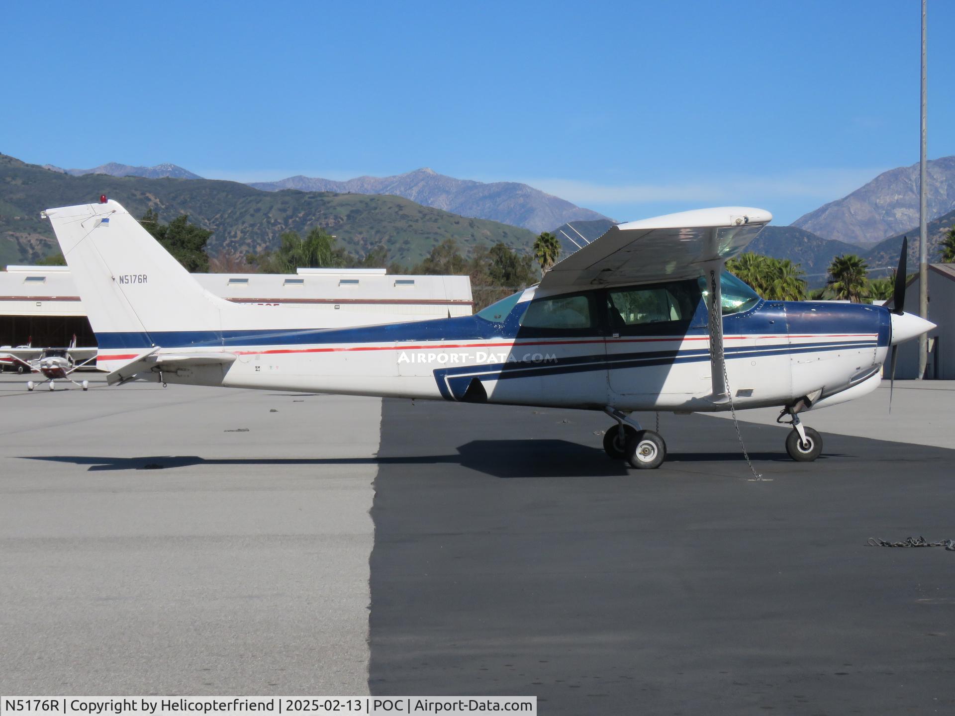 N5176R, 1979 Cessna 172RG Cutlass RG C/N 172RG0044, Parked