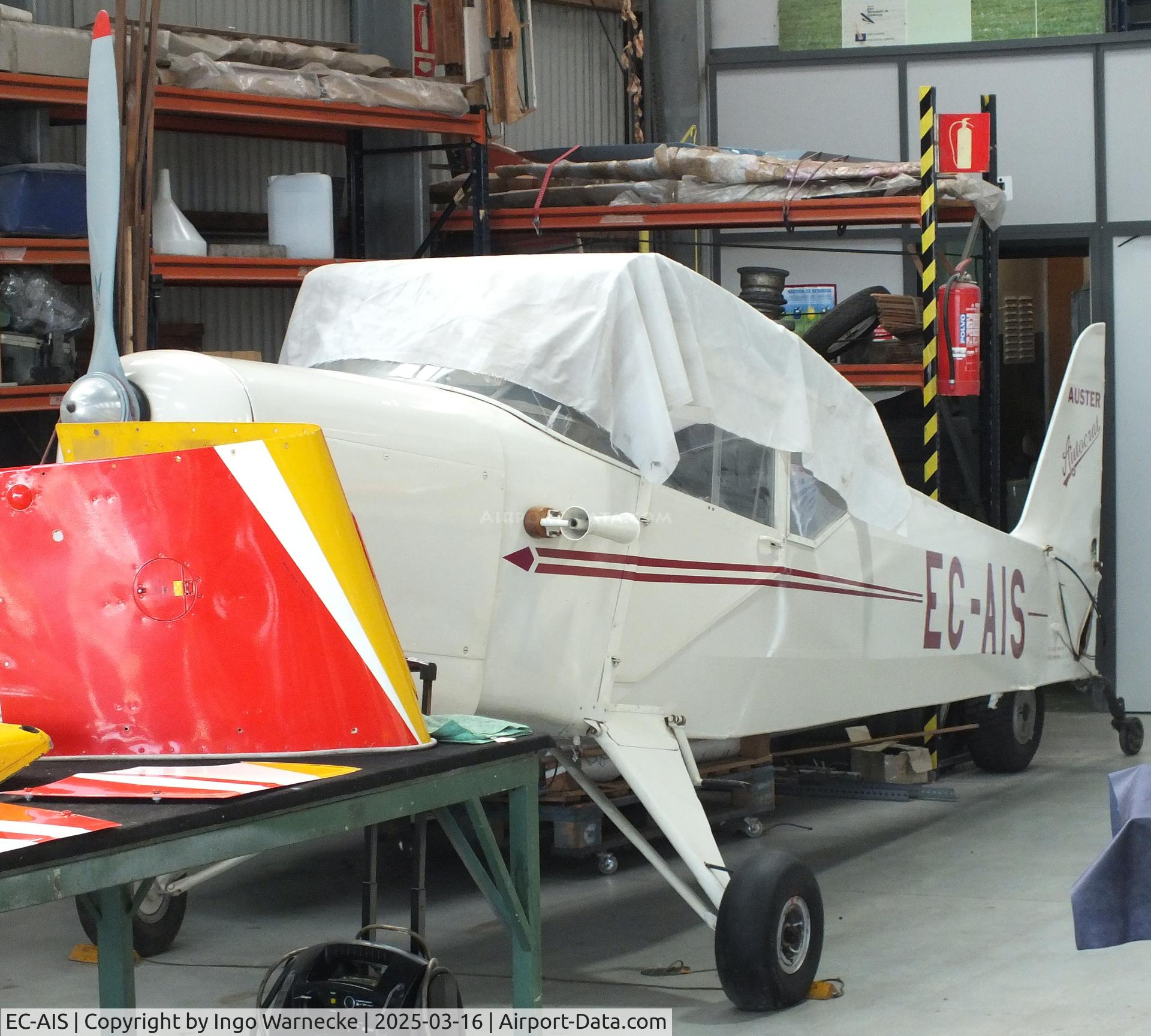 EC-AIS, Auster J-1 Autocrat C/N 2190, Auster J-1 Autocrat (wings dismounted) being restored at the FPAC (Fundació Parc Aeronàutic de Catalunya) Museu Aeronàutic de Catalunya at Sabadell airport