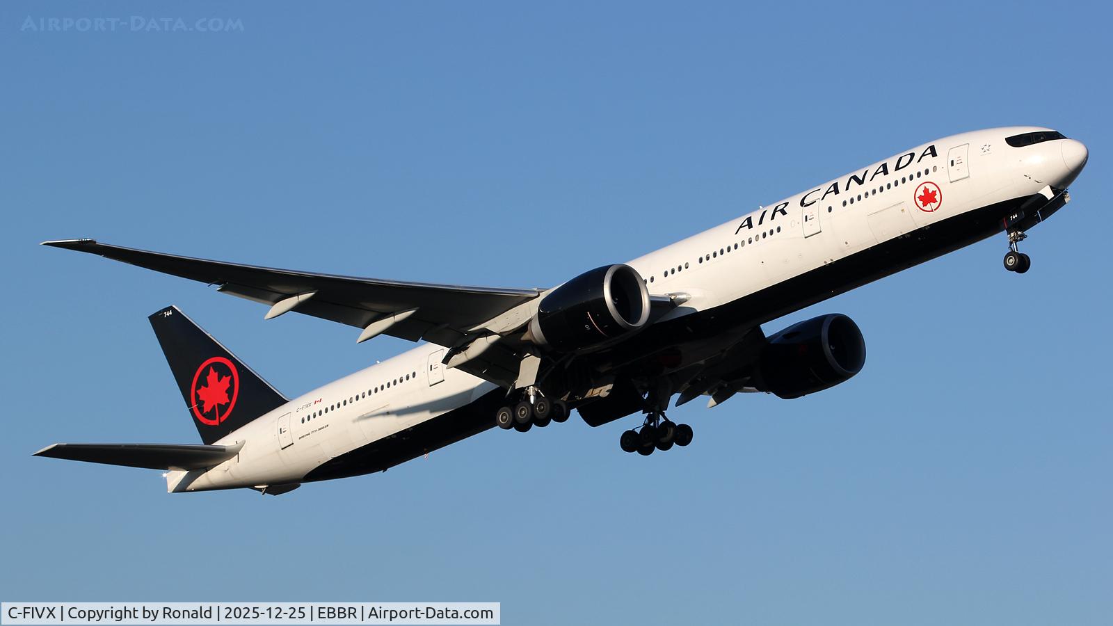 C-FIVX, 2013 Boeing 777-333/ER C/N 42219, at ebbr