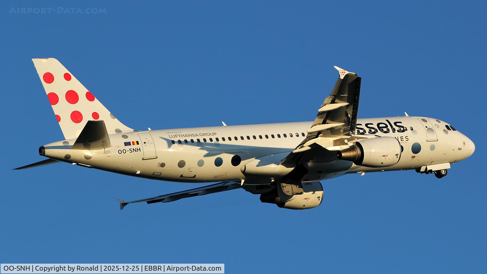 OO-SNH, 2004 Airbus A320-214 C/N 2207, at ebbr