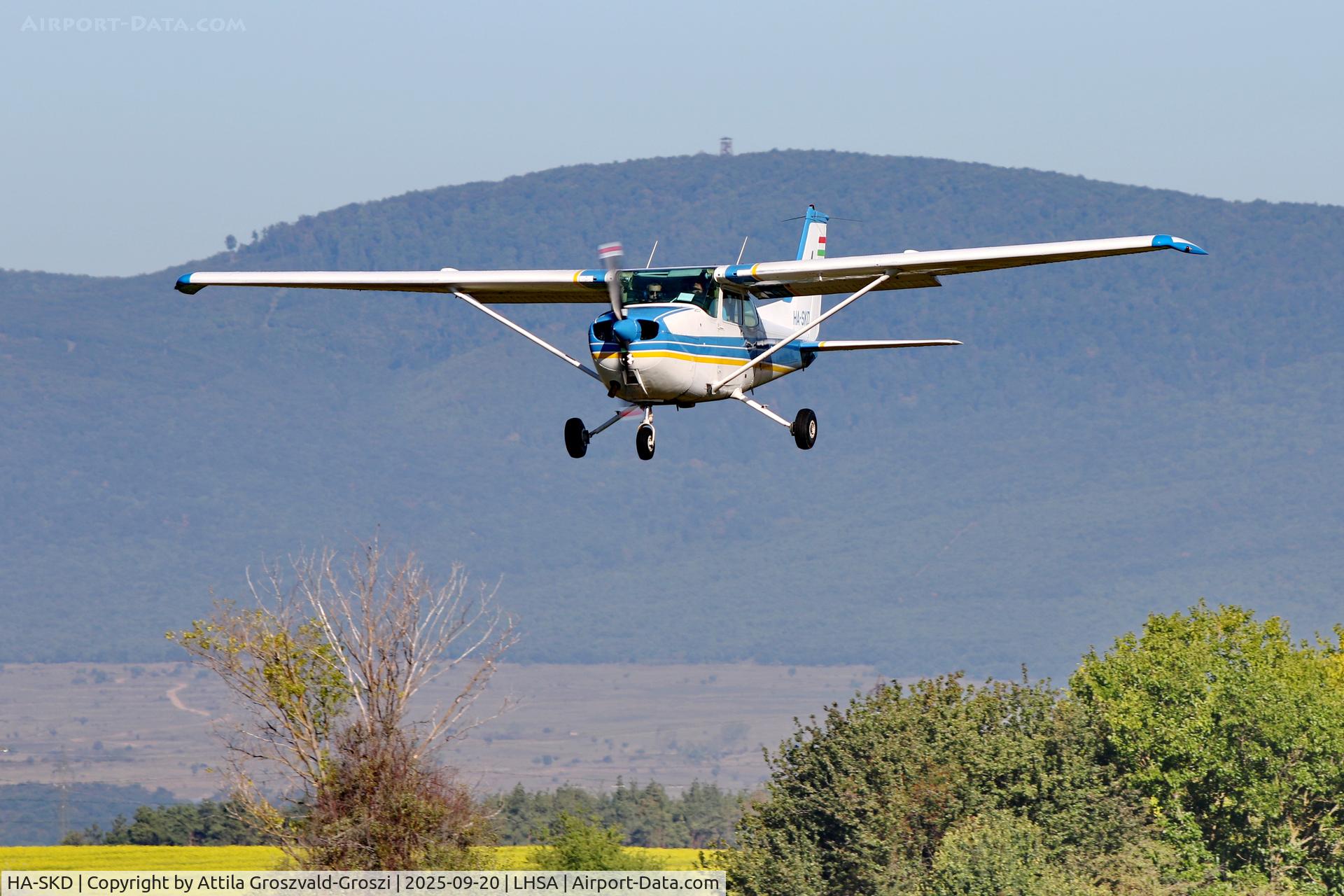 HA-SKD, 1978 Cessna 172N C/N 17270586, LHSA - Szentkirályszabadja Airport, Hungary
