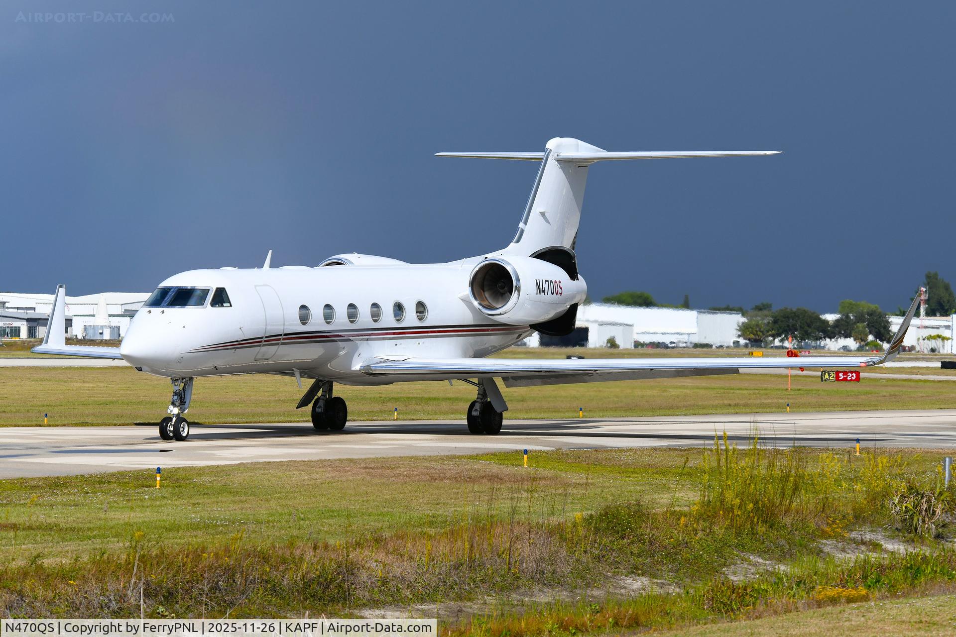 N470QS, 2007 Gulfstream Aerospace GIV-X (G450) C/N 4084, Netjets G450 departing with a storm in the background