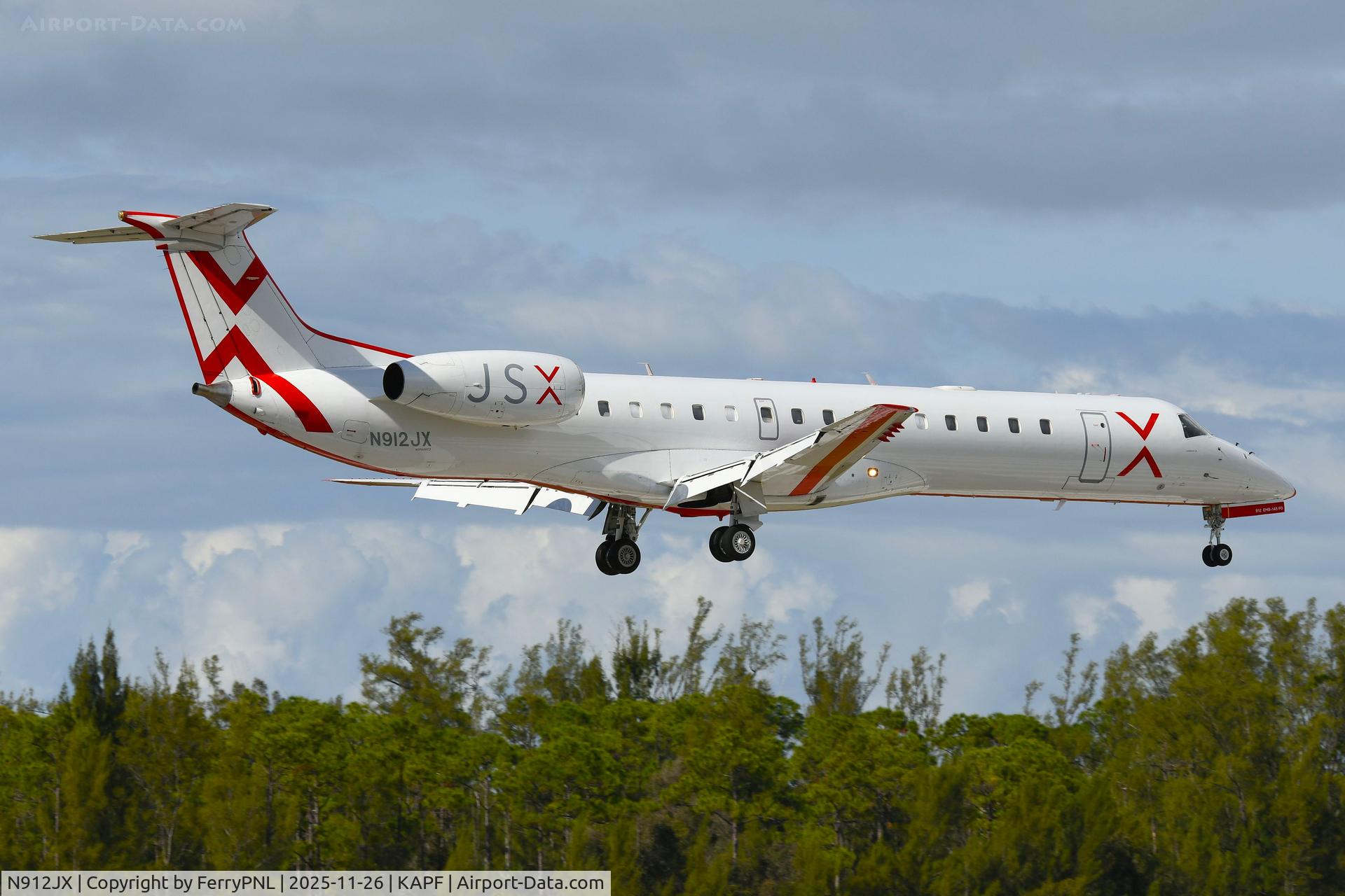N912JX, 2001 Embraer ERJ-145LR C/N 145527, JSX ERJ145 landing in APF