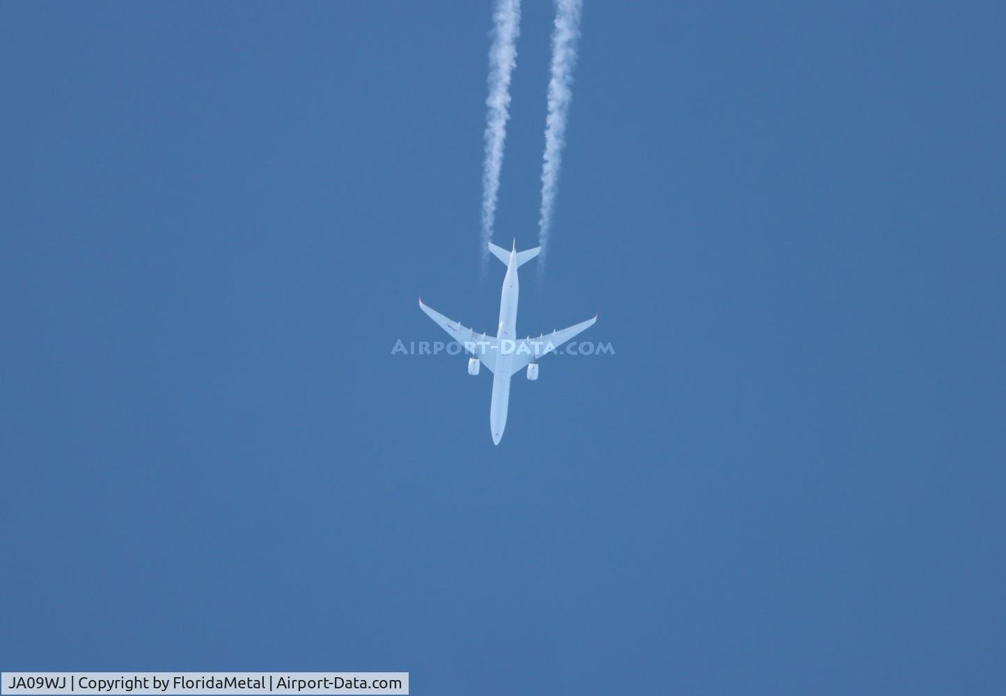 JA09WJ, 2025 Airbus A350-1041 C/N 686, JAL A35X zx in flight over  Michigan - hnd, rjtt-jfk