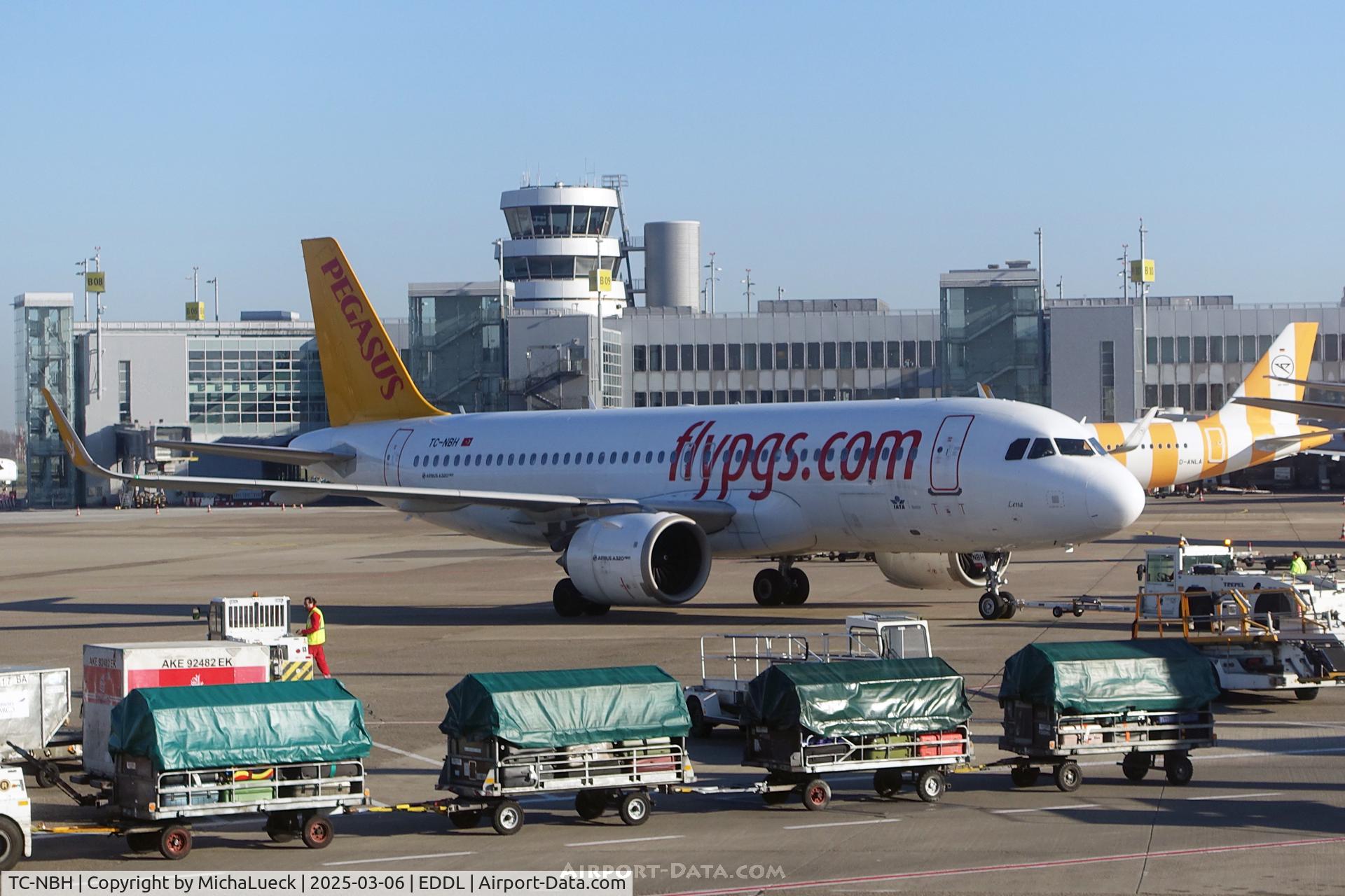 TC-NBH, 2016 Airbus A320-251N C/N 7399, At Düsseldorf
