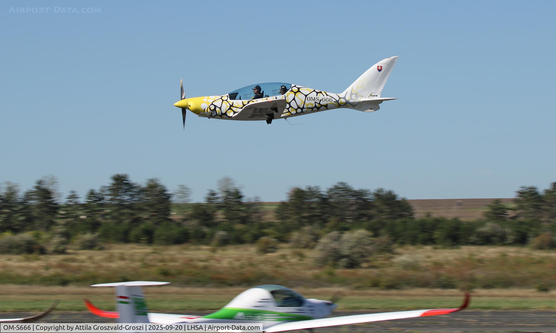 OM-S666, Shark Aero Shark C/N 090, LHSA - Szentkirályszabadja Airport, Hungary