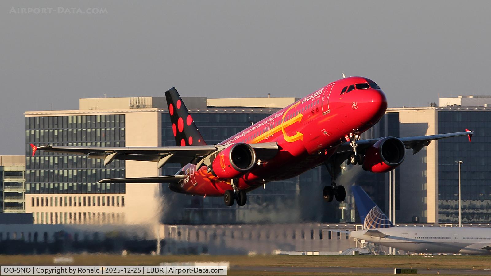 OO-SNO, 2009 Airbus A320-216 C/N 3831, at ebbr