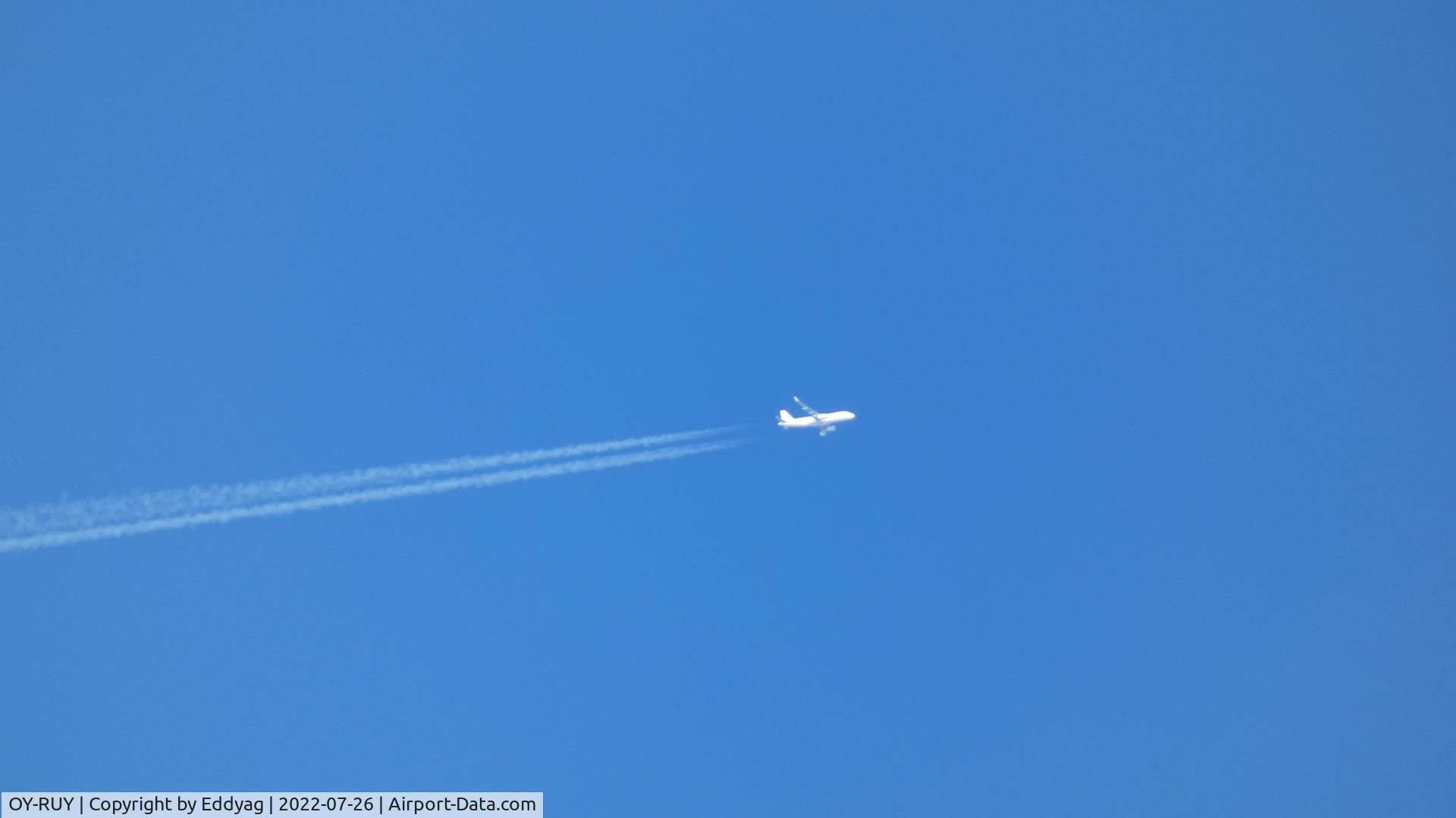 OY-RUY, Airbus A320-232 C/N 06733, DAT