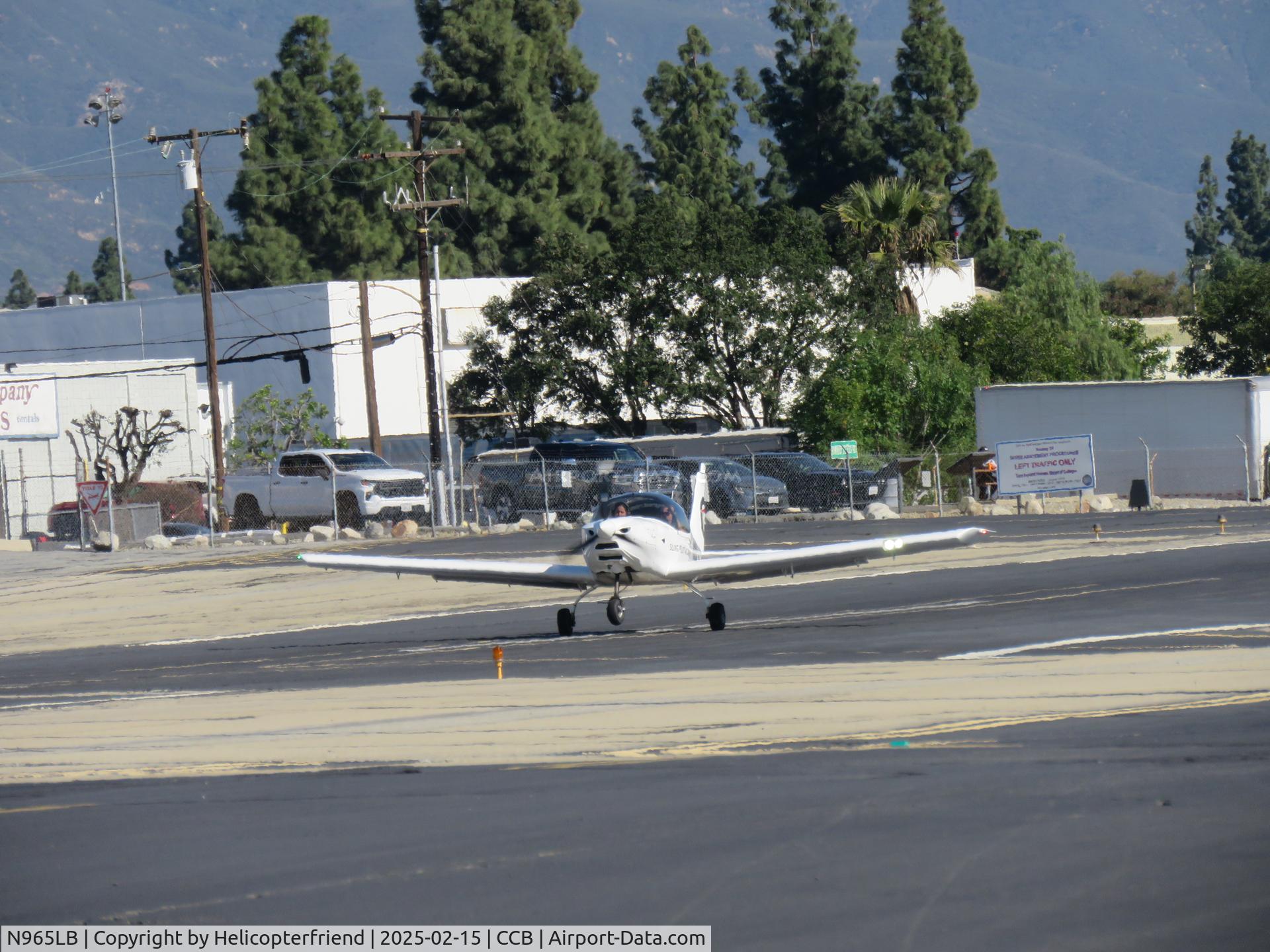 N965LB, 2021 Sling Aircraft (PTY) Ltd Sling LSA C/N 315, Quickley lifting off