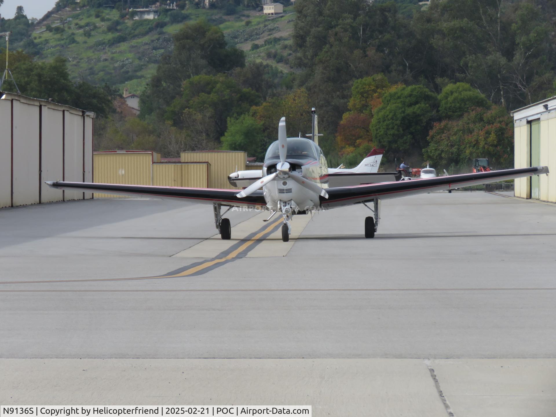 N9136S, 1976 Beech A36 Bonanza 36 C/N E-844, Getting ready to go flying