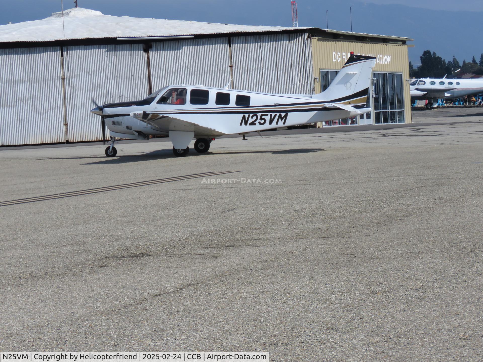 N25VM, 2005 Beech G36 C/N E-3690, Taxiing