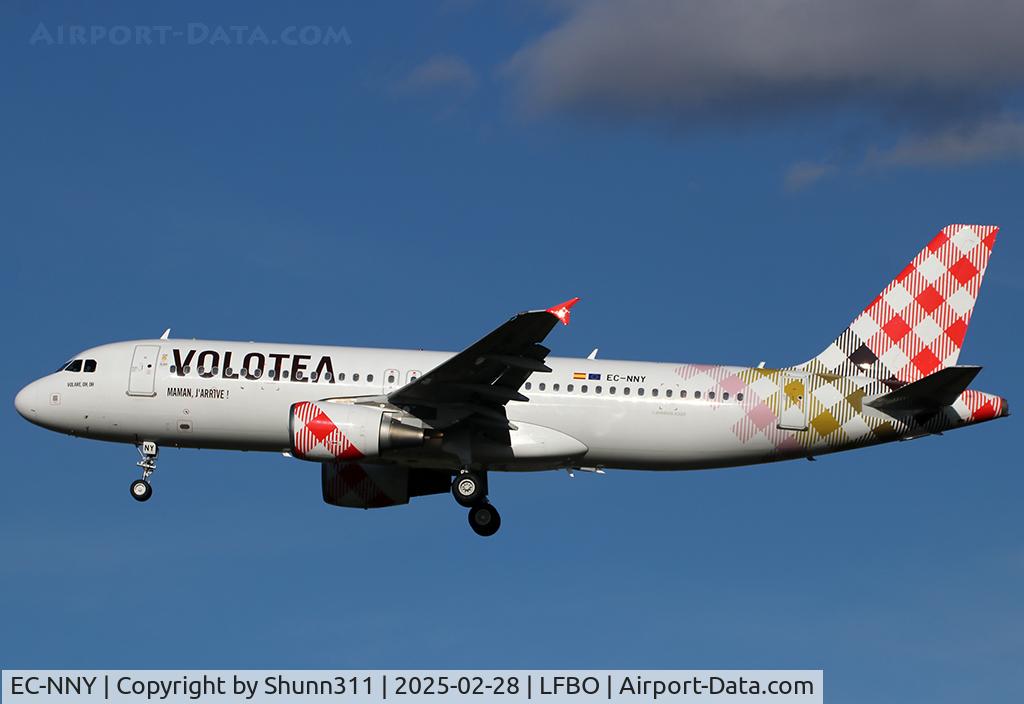 EC-NNY, 2009 Airbus A320-214 C/N 3786, Landing rwy 32L