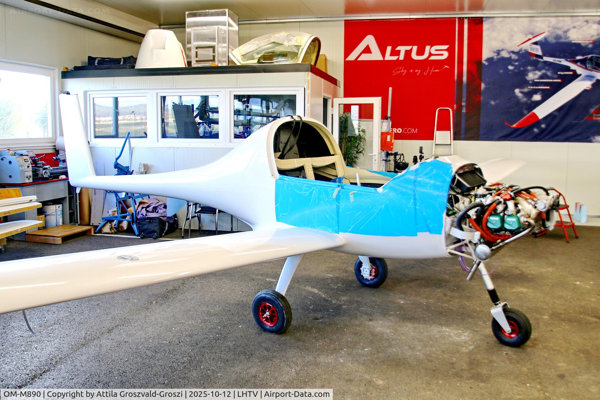 OM-M890, 2025 Altus Aero Altus C/N 005, LHTV - Tótvázsony-Kövesgyurpuszta Airfield, Hungary Almost ready...