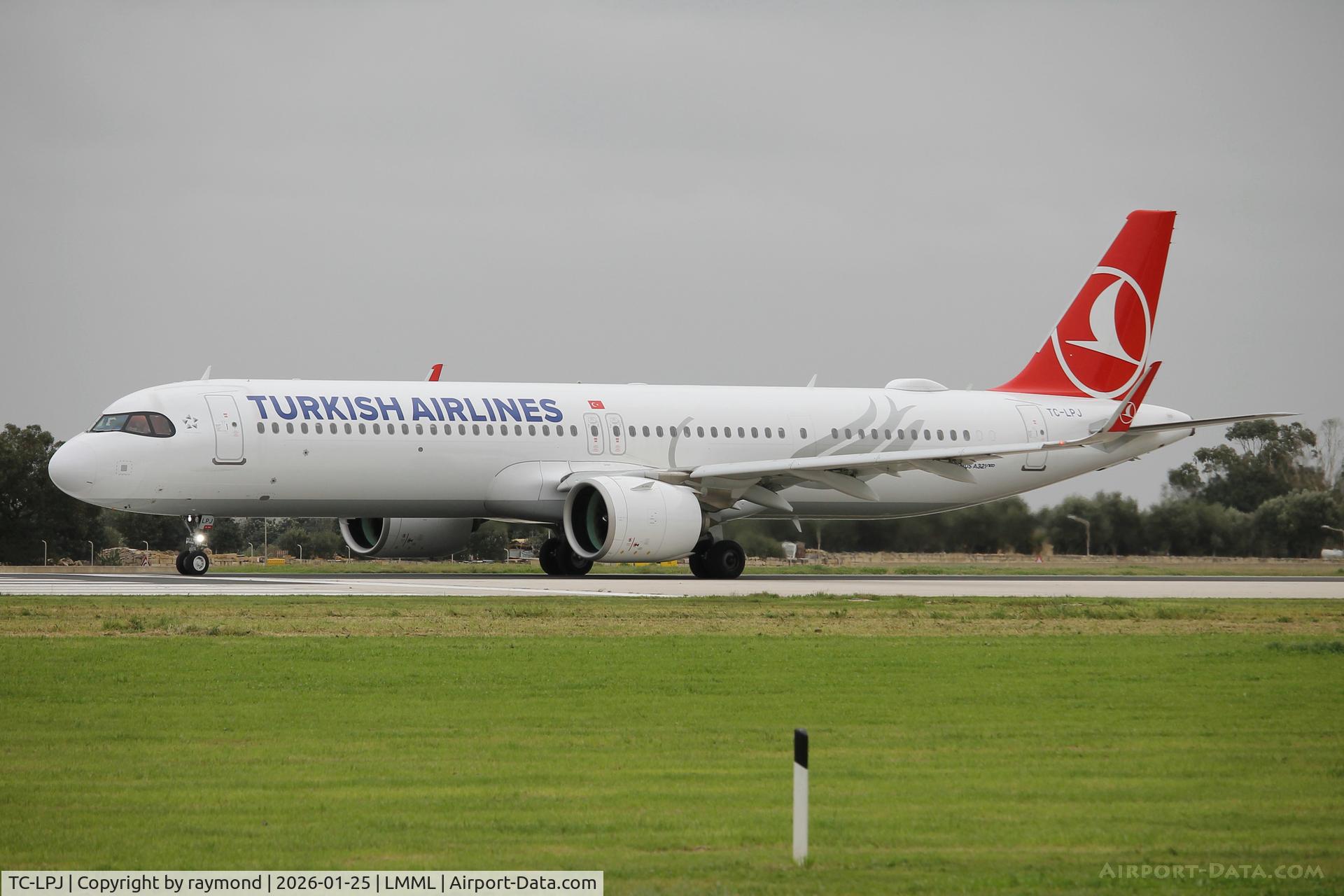 TC-LPJ, 2024 Airbus A321-271 NX C/N 11976, Airbus A321-271NX reg TC-LPJ lining up RW31 departing to IST.