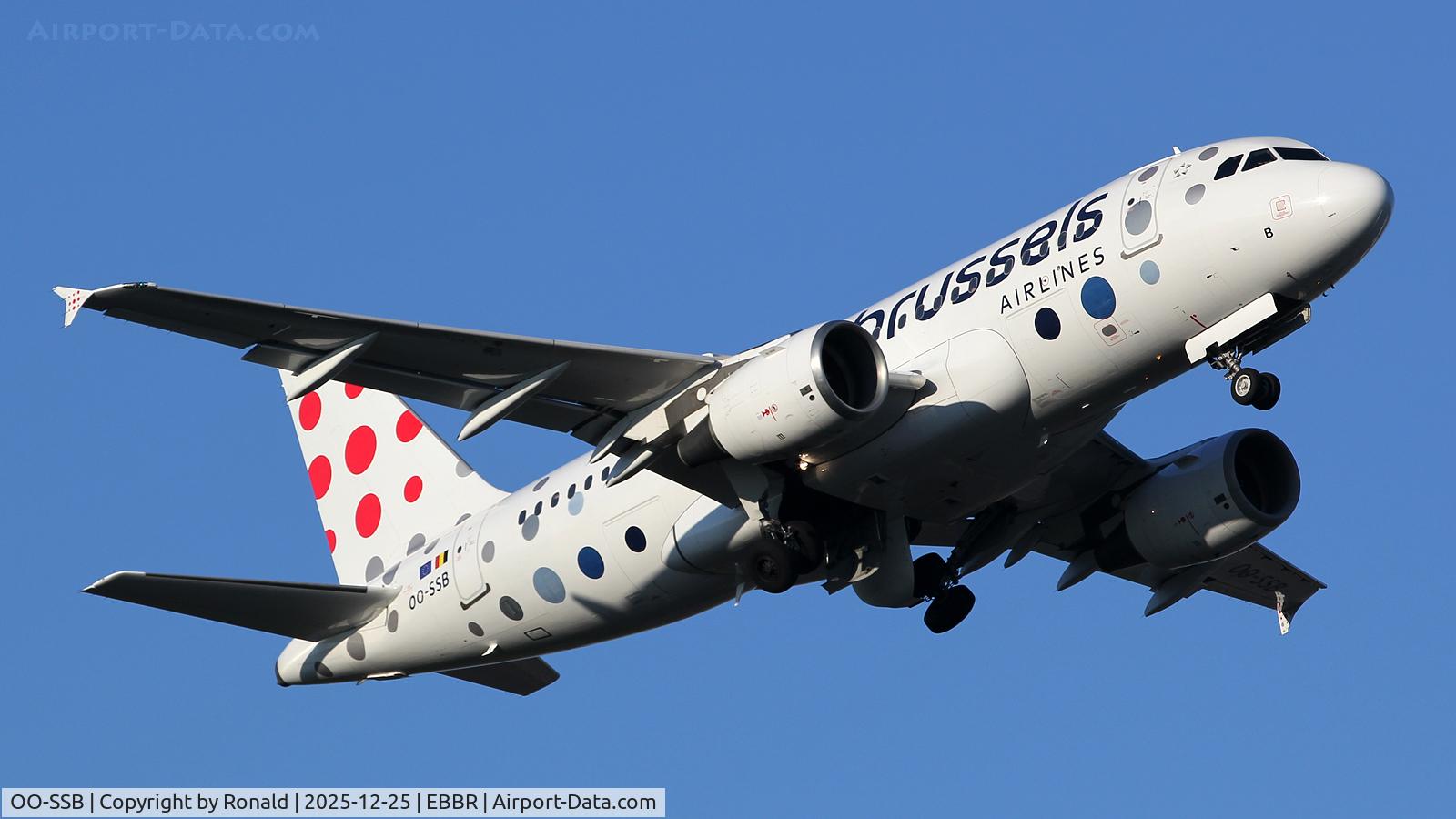 OO-SSB, 2005 Airbus A319-111 C/N 2400, at ebbr