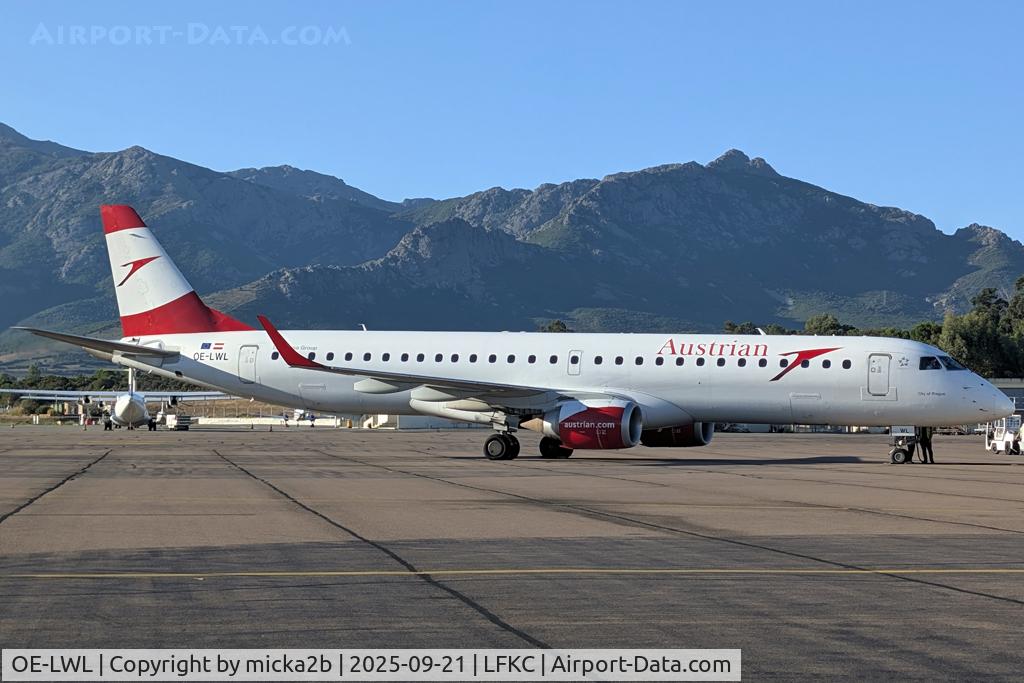 OE-LWL, 2012 Embraer 195LR (ERJ-190-200LR) C/N 19000532, Parked