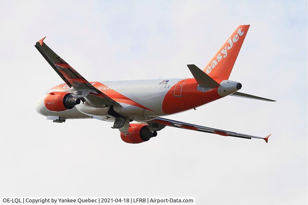 OE-LQL, 2009 Airbus A319-111 C/N 3774, Airbus A319-111, Climbing from rwy 25L, Brest-Bretagne Airport (LFRB-BES)