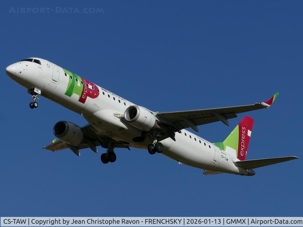 CS-TAW, 2009 Embraer ERJ-195 C/N 19000303, TP1454 from Lisbonne LIS