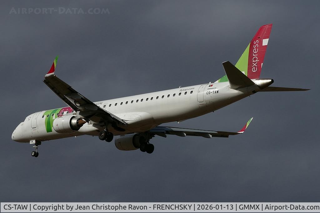 CS-TAW, 2009 Embraer ERJ-195 C/N 19000303, TP1454 from Lisbonne LIS