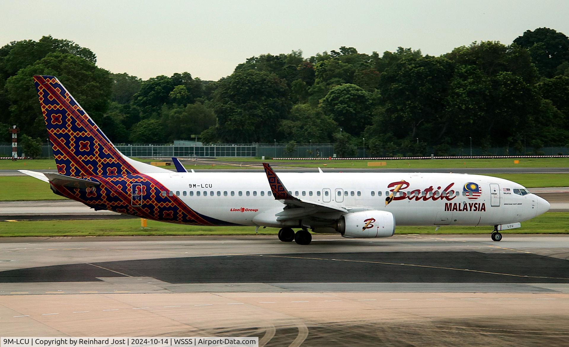 9M-LCU, 2015 Boeing 737-8U3 C/N 41815, Batik Malaysia B737 (ex-PK-GNV / PK-BGI) at Singapore-Changi