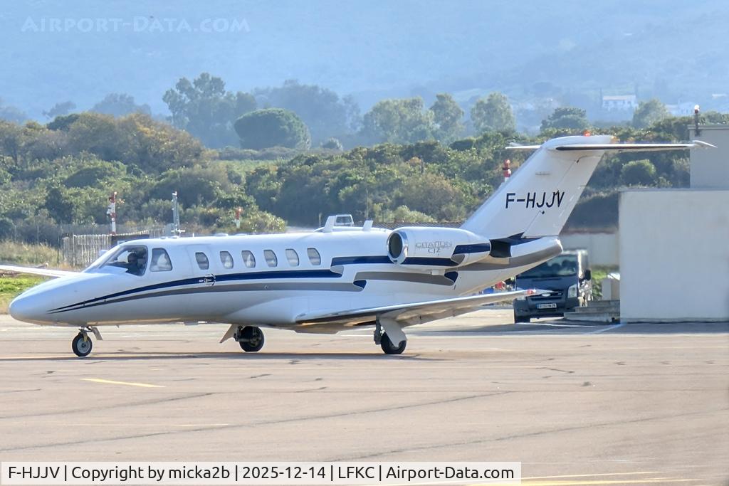 F-HJJV, 2004 Cessna 525A CitationJet CJ2 C/N 525A-0206, Taxiing