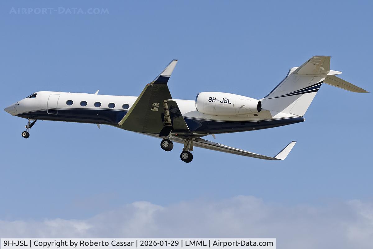 9H-JSL, Gulfstream G550 C/N 5270, Runway 31