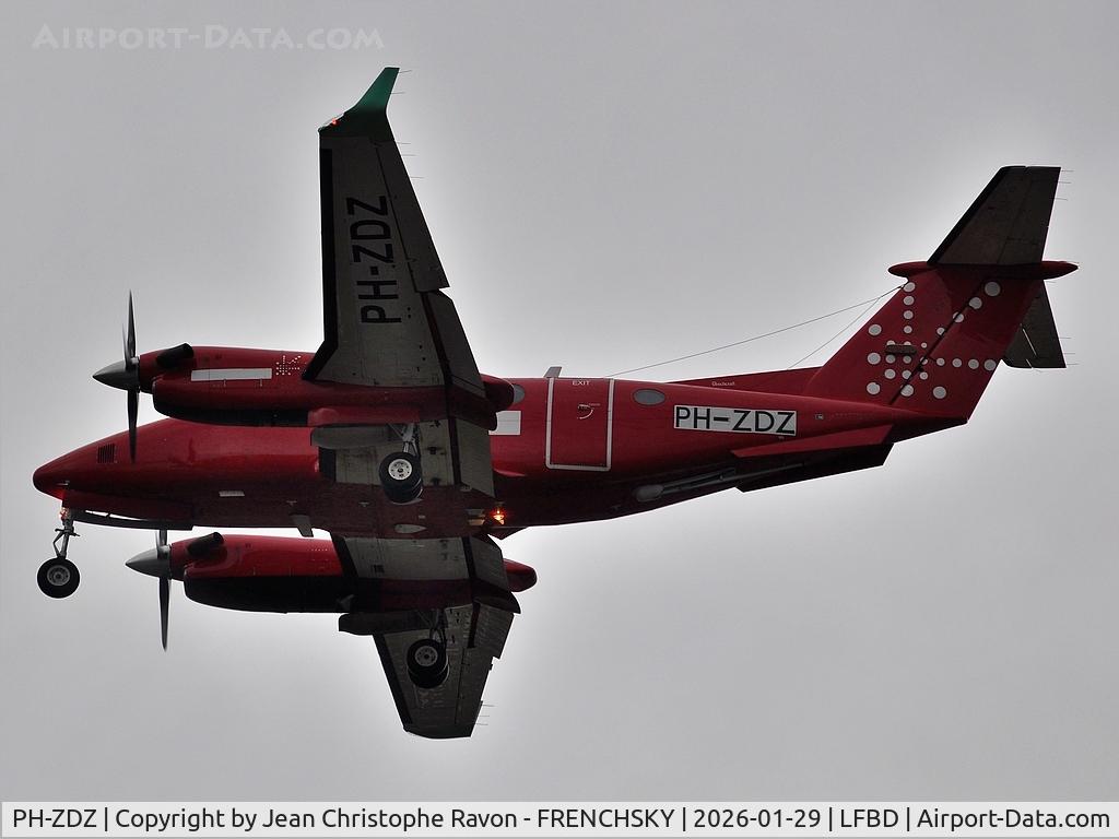 PH-ZDZ, 1999 Raytheon B200 King Air C/N BB-1675, Lelystad (LEY)	Bordeaux (BOD)	SUZ4