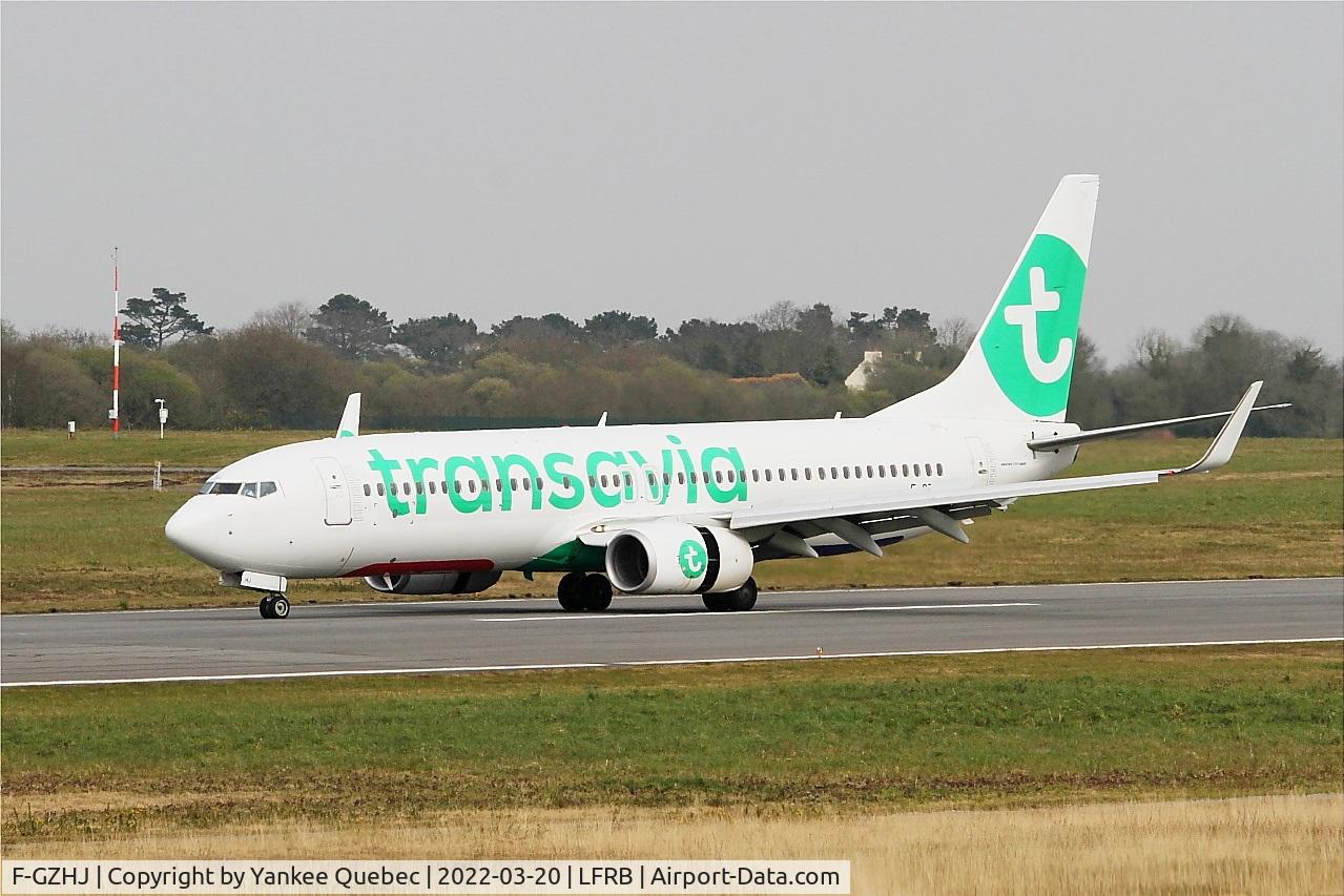 F-GZHJ, 2013 Boeing 737-86J C/N 37778, Boeing 737-86J, Taxiing rwy 07R, Brest-Bretagne Airport (LFRB-BES)