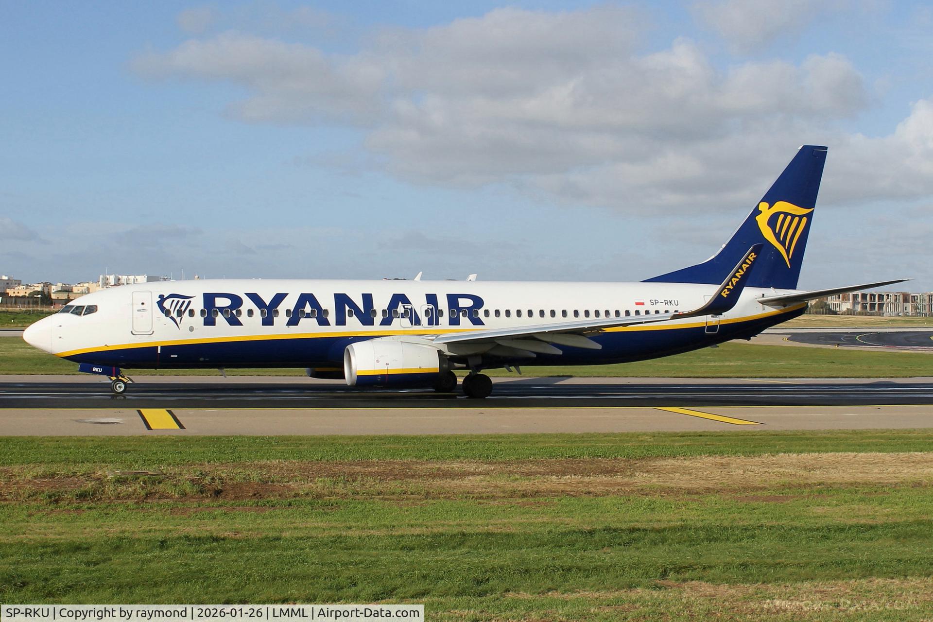 SP-RKU, 2017 Boeing 737-8AS(WL) C/N 44806, Boeing 737-8AS reg SP-RKU of Ryanair Sun taxiing out for departure from Malta.