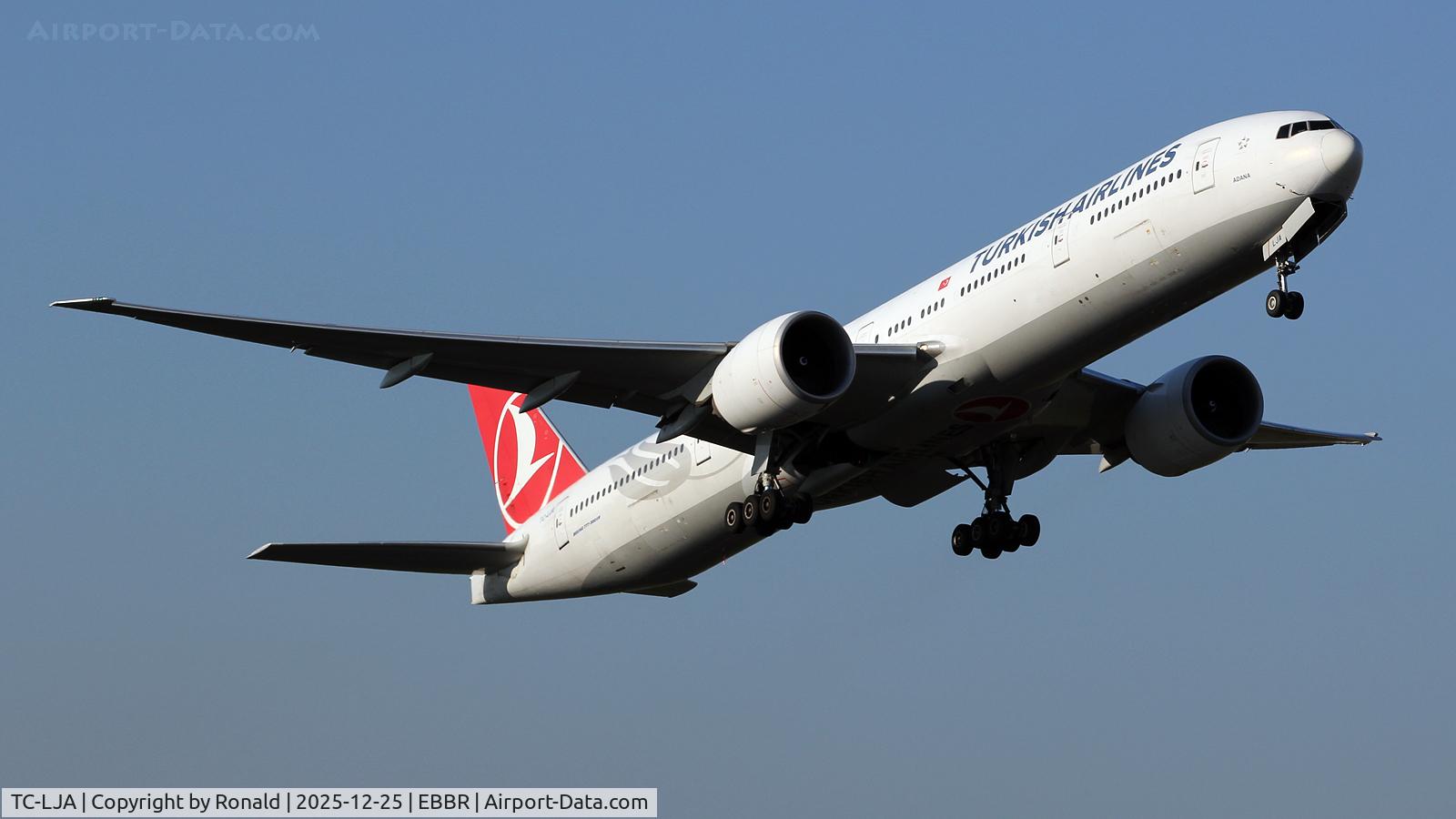 TC-LJA, 2015 Boeing 777-3F2/ER C/N 44121, at ebbr