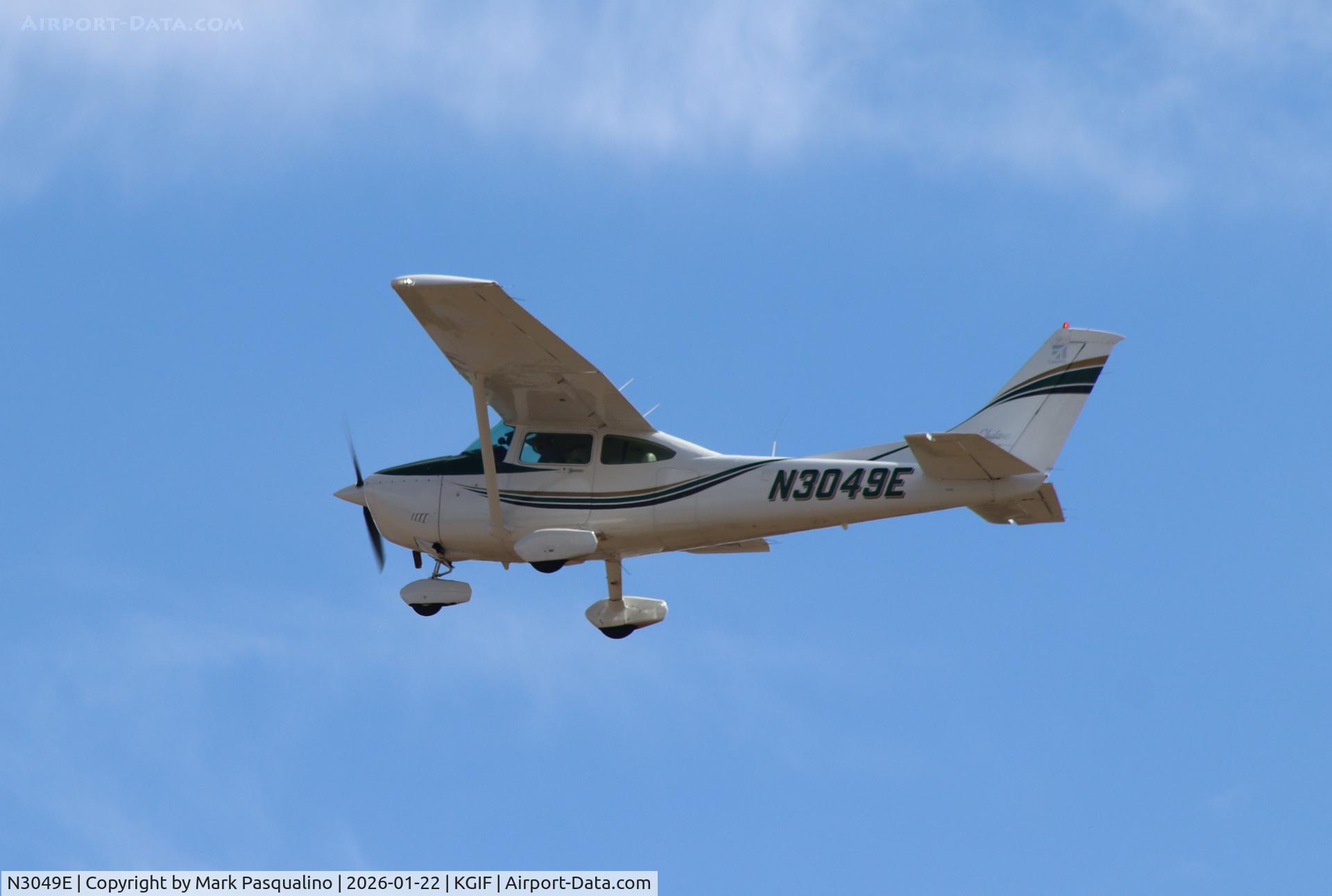 N3049E, 1982 Cessna 182R Skylane C/N 18268229, Cessna 182R