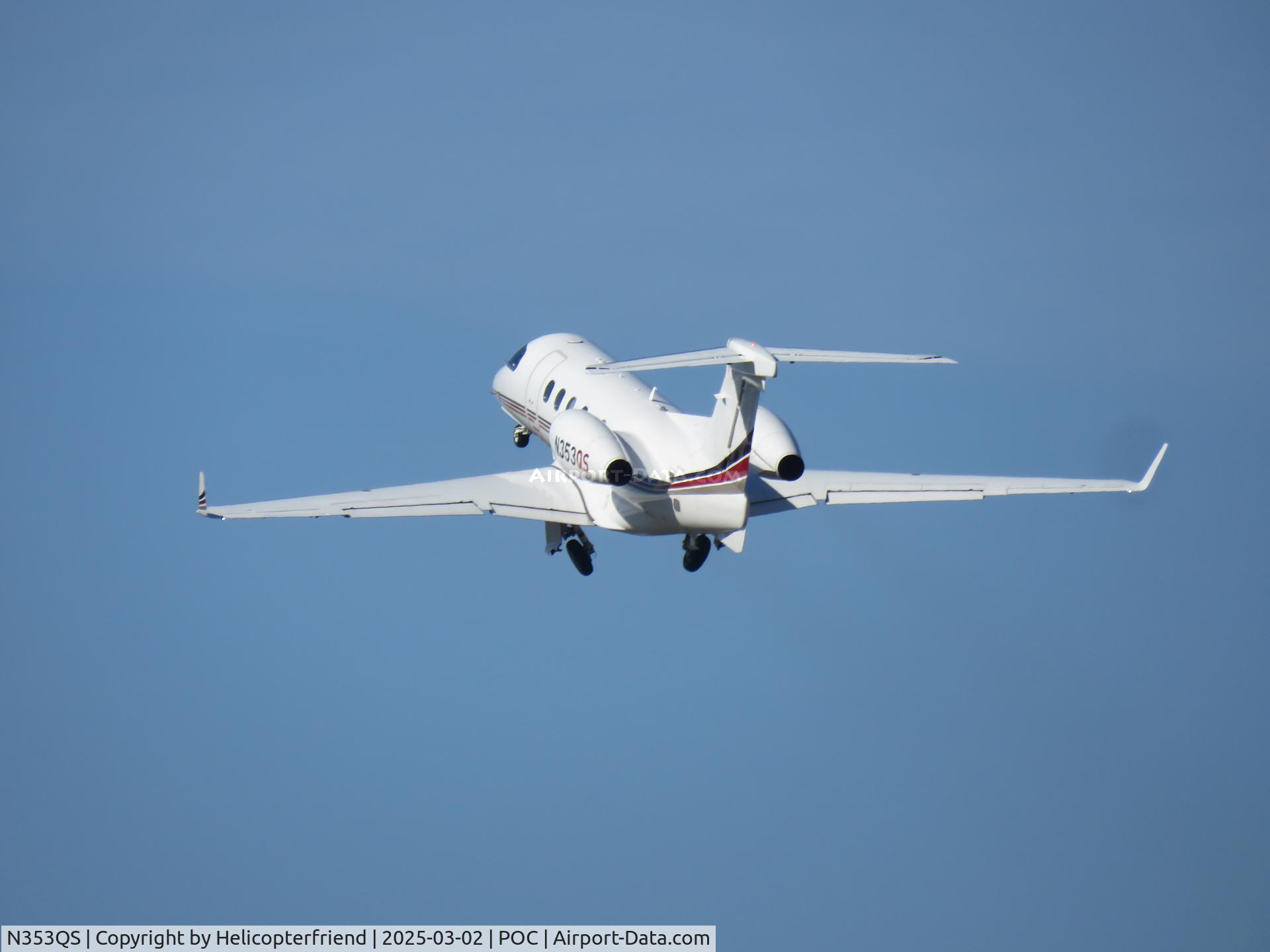 N353QS, 2014 Embraer EMB-505 Phenom 300 C/N 50500263, Airborne gear coming up