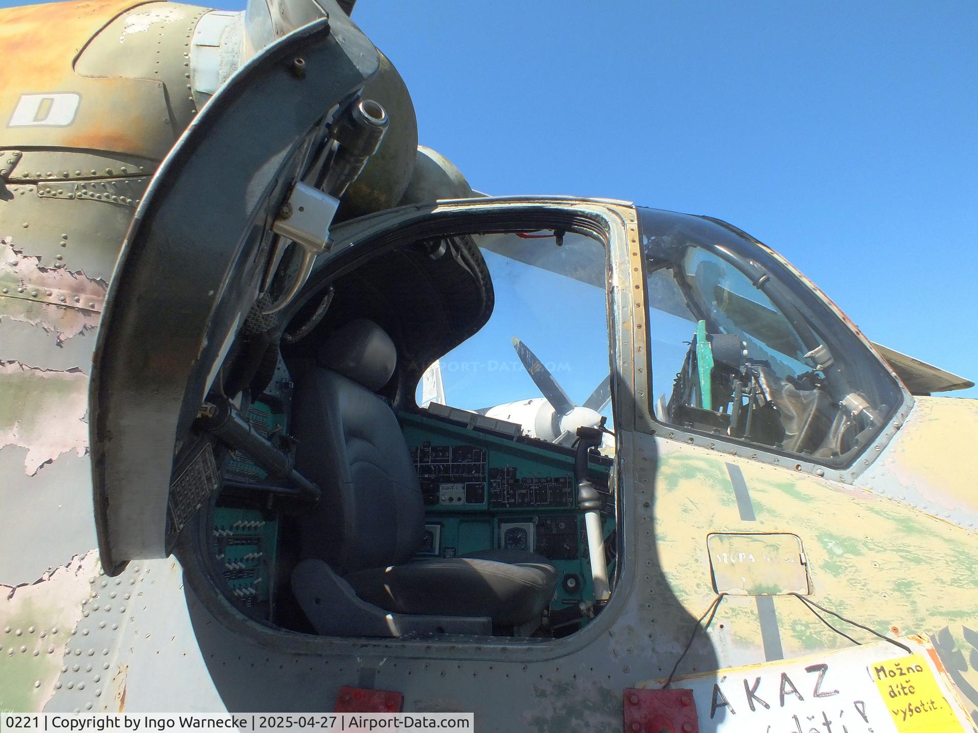 0221, 1982 Mil Mi-24D Hind C/N M340221, Mil Mi-24D Hind D at the Air Park Zruč-Senec