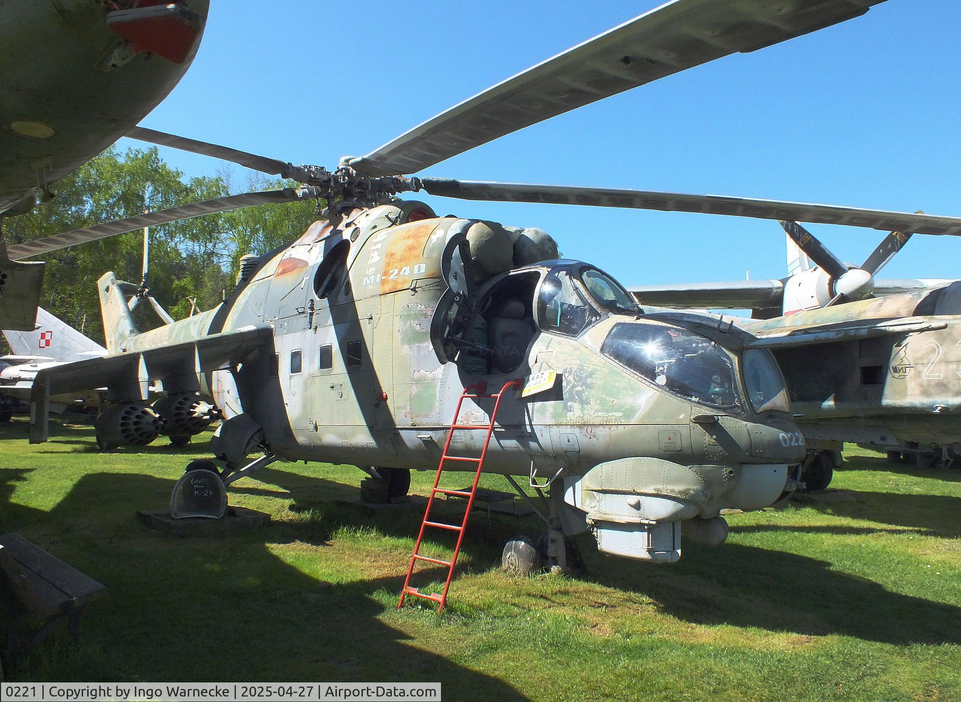 0221, 1982 Mil Mi-24D Hind C/N M340221, Mil Mi-24D Hind D at the Air Park Zruč-Senec