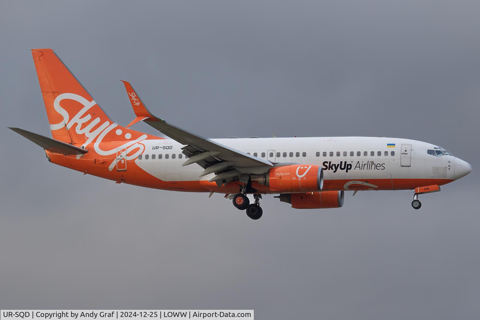 UR-SQD, 2002 Boeing 737-73V C/N 32413, Skyup 737-700