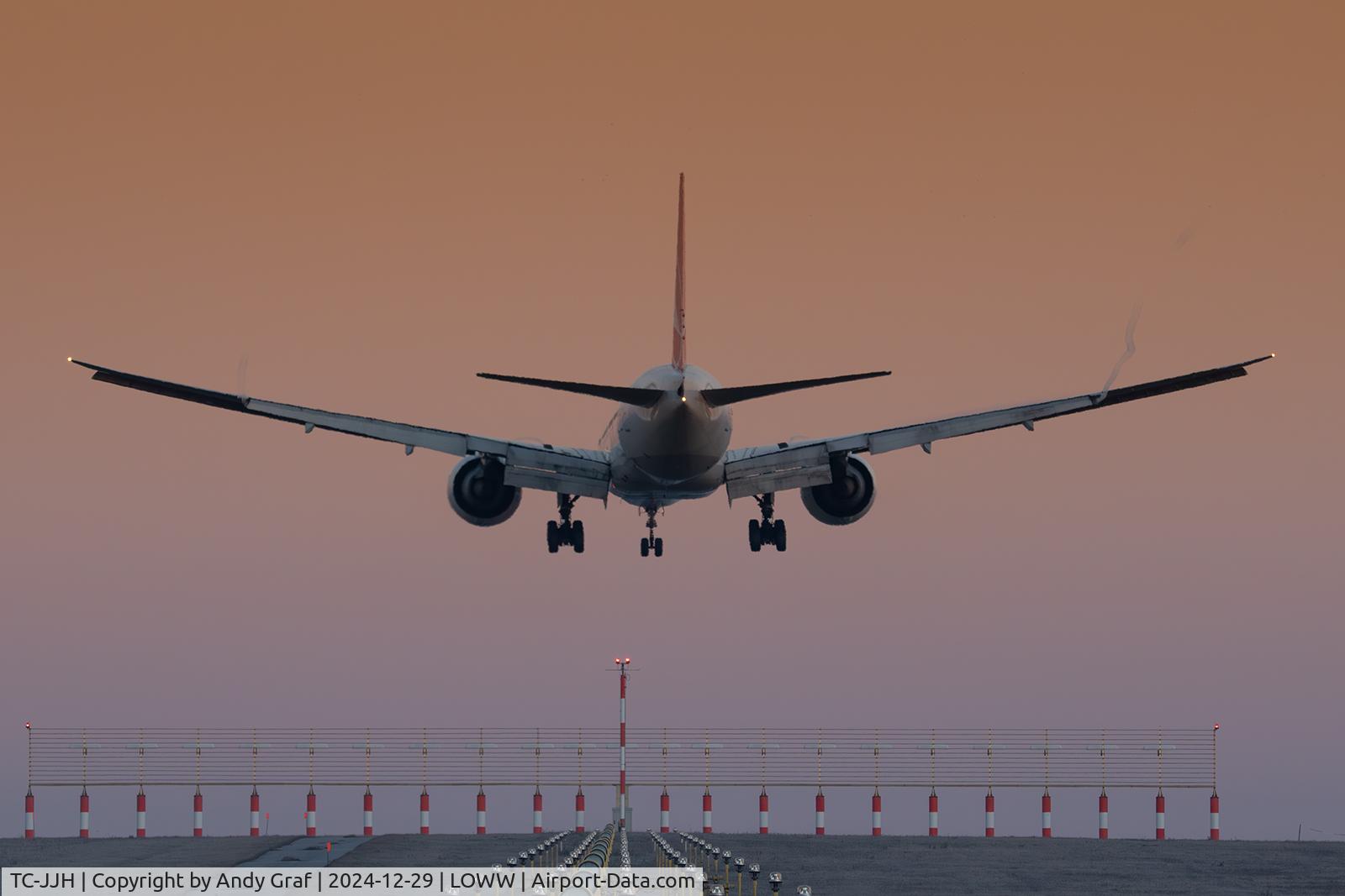TC-JJH, 2010 Boeing 777-3F2/ER C/N 40792, Turkish Airlines 777-300
