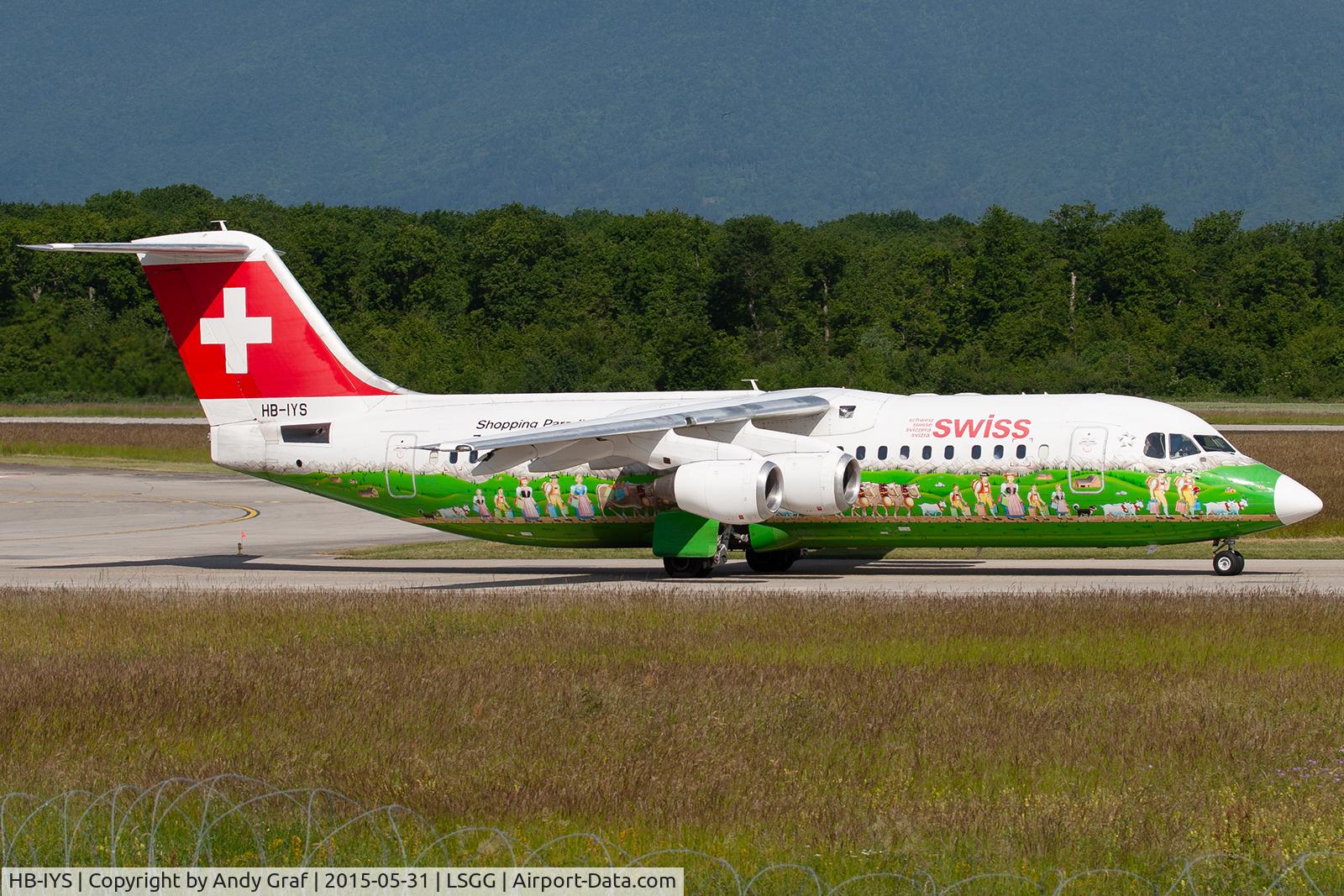 HB-IYS, 2001 British Aerospace Avro 146-RJ100 C/N E3381, SWISS RJ100