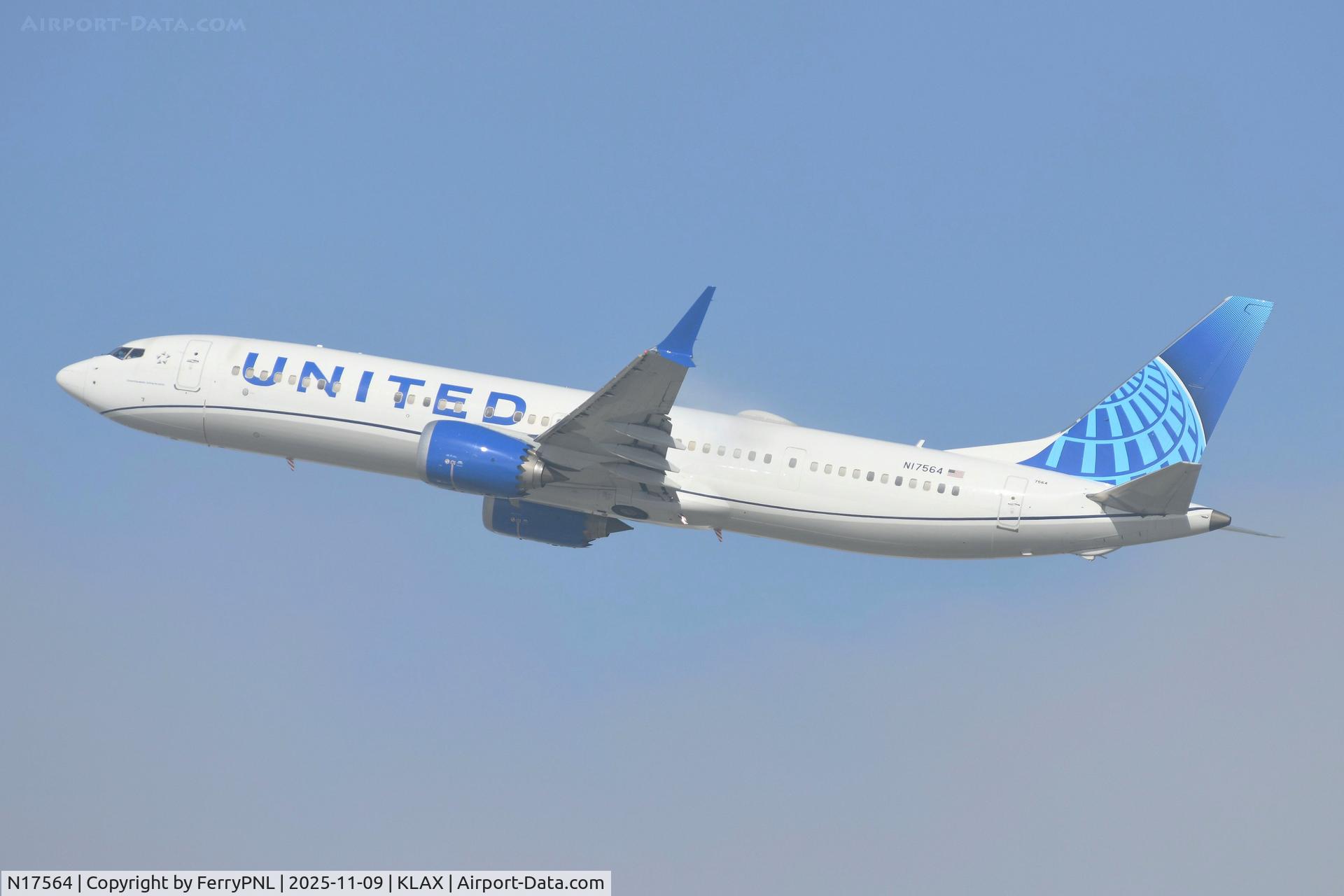 N17564, 2023 Boeing 737-9 MAX C/N 67188, United B739M taking-off