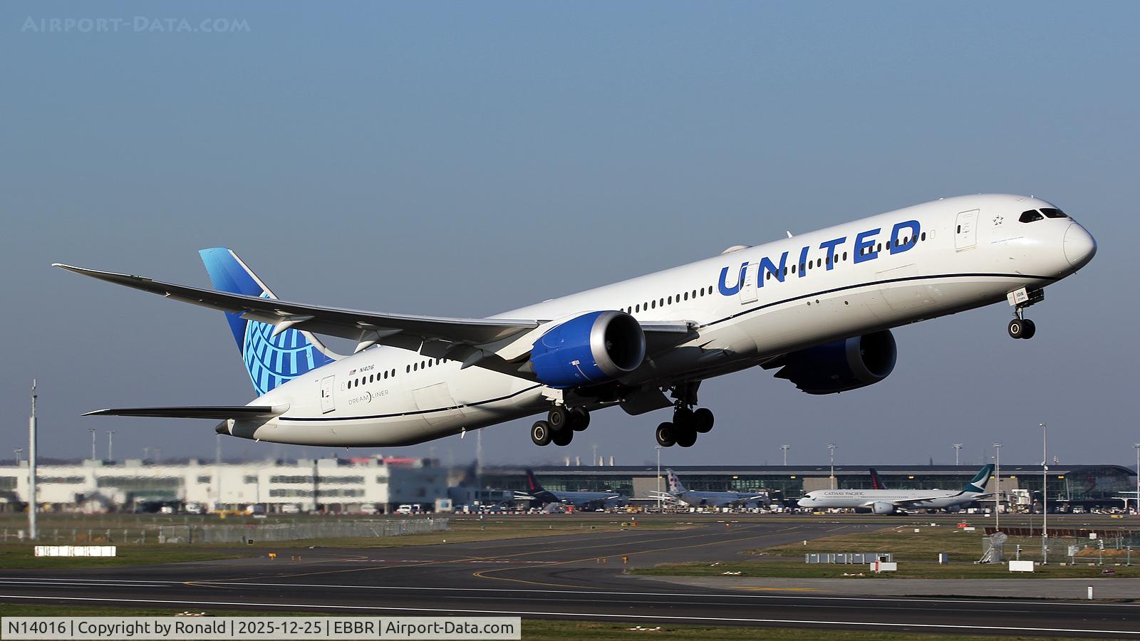 N14016, 2022 Boeing 787-10 Dreamliner Dreamliner C/N 66985, at ebbr