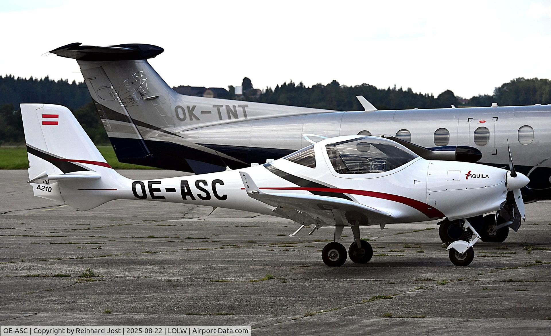 OE-ASC, 2009 Aquila A210 (AT01) C/N AT01-199, Aquila OE-ASC of Oesterreichischer Sportfliegerclub Salzburg at Wels, Austria