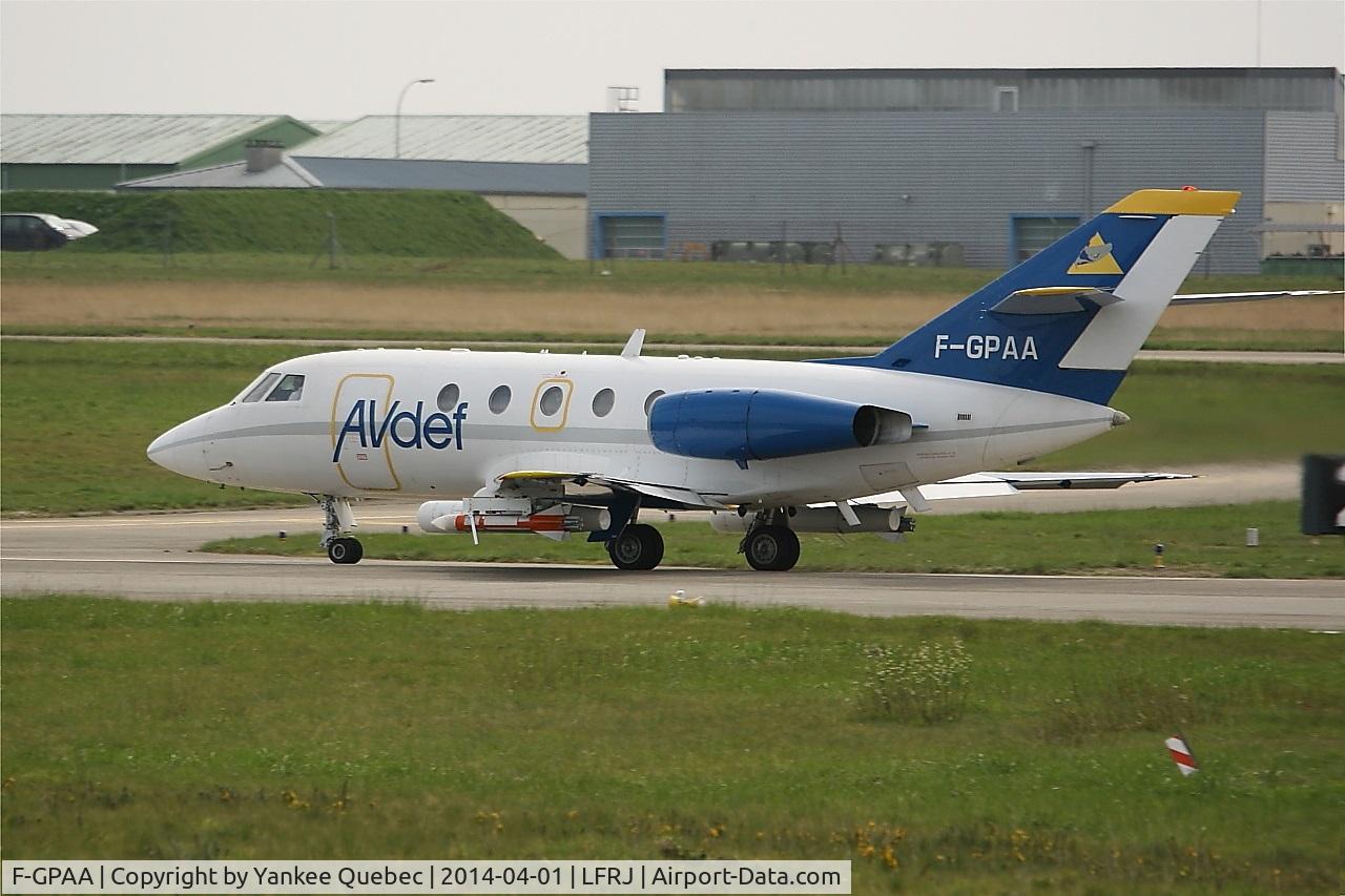 F-GPAA, 1967 Dassault Falcon (Mystere) 20C C/N 103, Dassault Falcon 20C, Take off run Rwy 08, Landivisiau Naval Air Base (LFRJ)