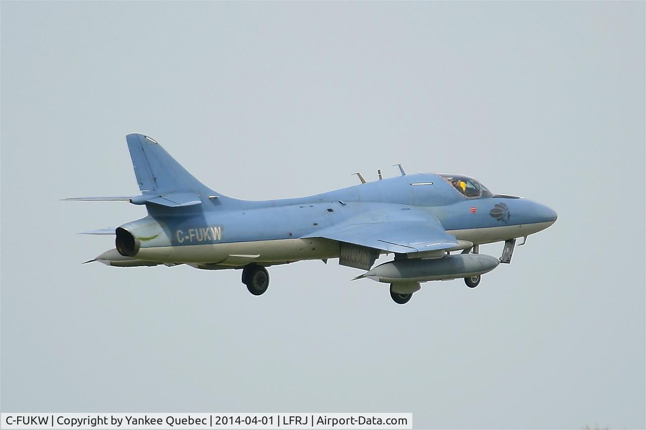 C-FUKW, 1954 Hawker Hunter T.68 C/N HABL-003215&41H-680368, Hawker Hunter T.68, Landing Rwy 08, Landivisiau Naval Air Base (LFRJ)