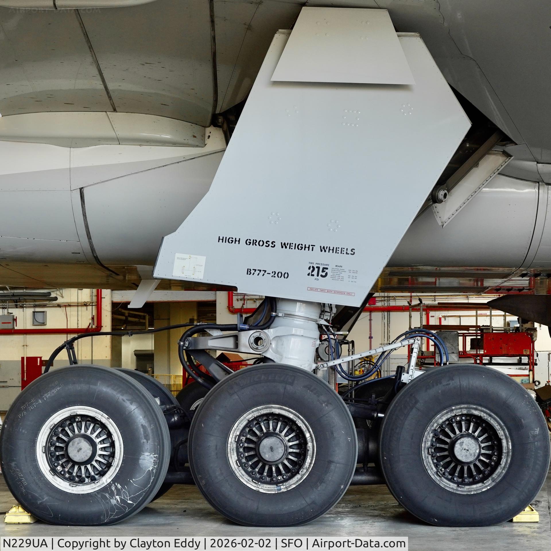 N229UA, 2002 Boeing 777-222 C/N 30557, SFO 2026